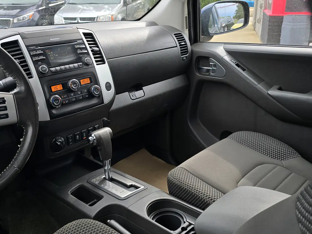 Nissan Frontier снимка Nissan Frontier