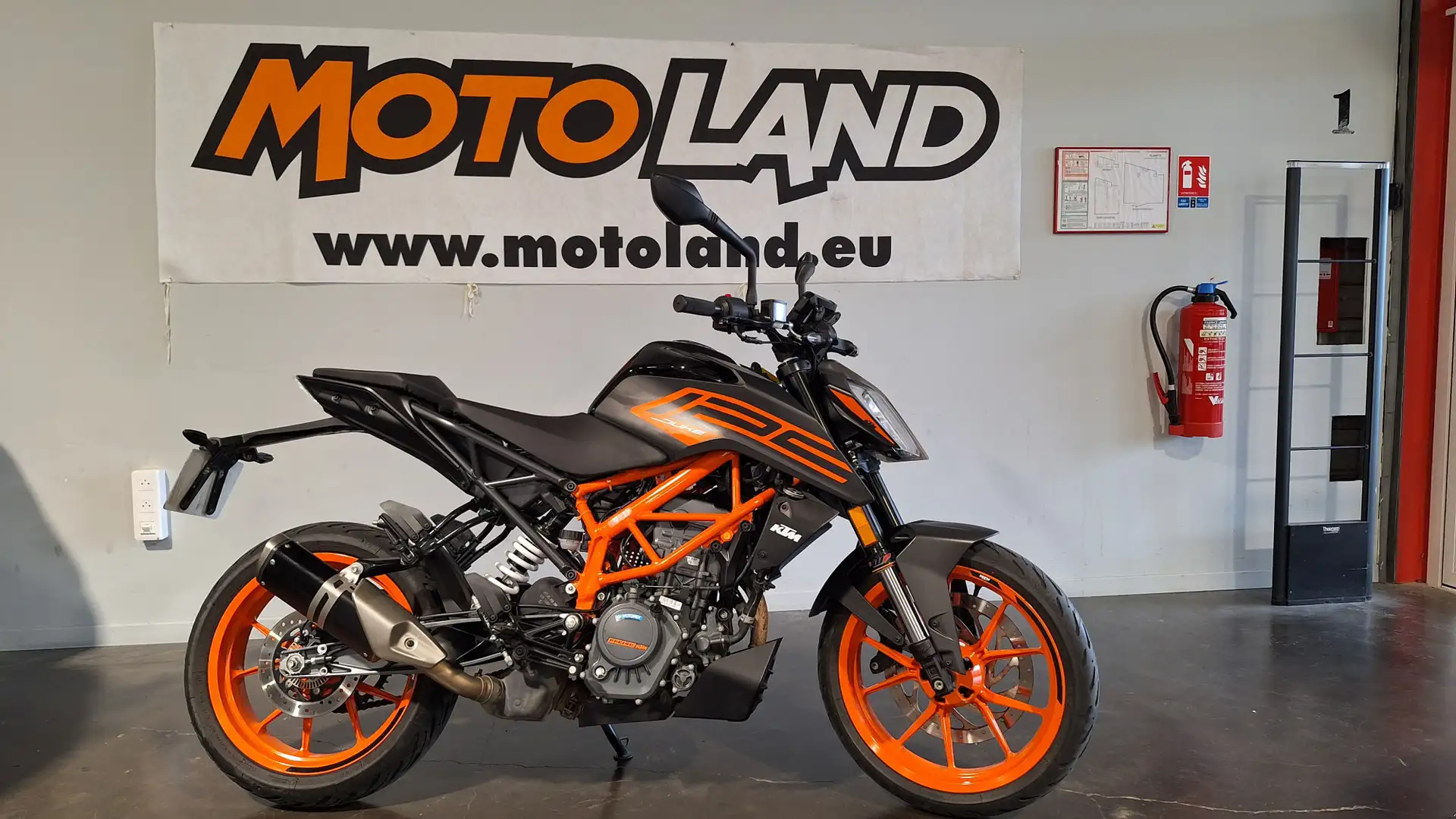 KTM 125 Duke Negro - 1