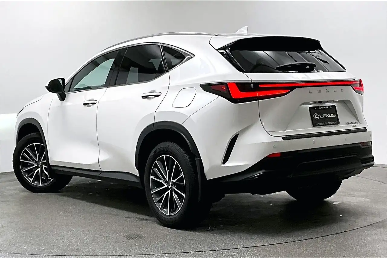 Lexus NX снимка Lexus NX