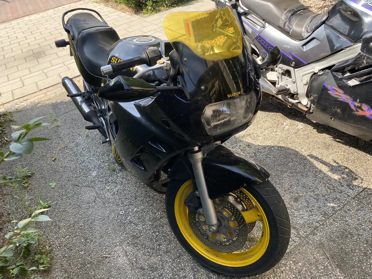 Suzuki GSX 600 gsx600f - 1