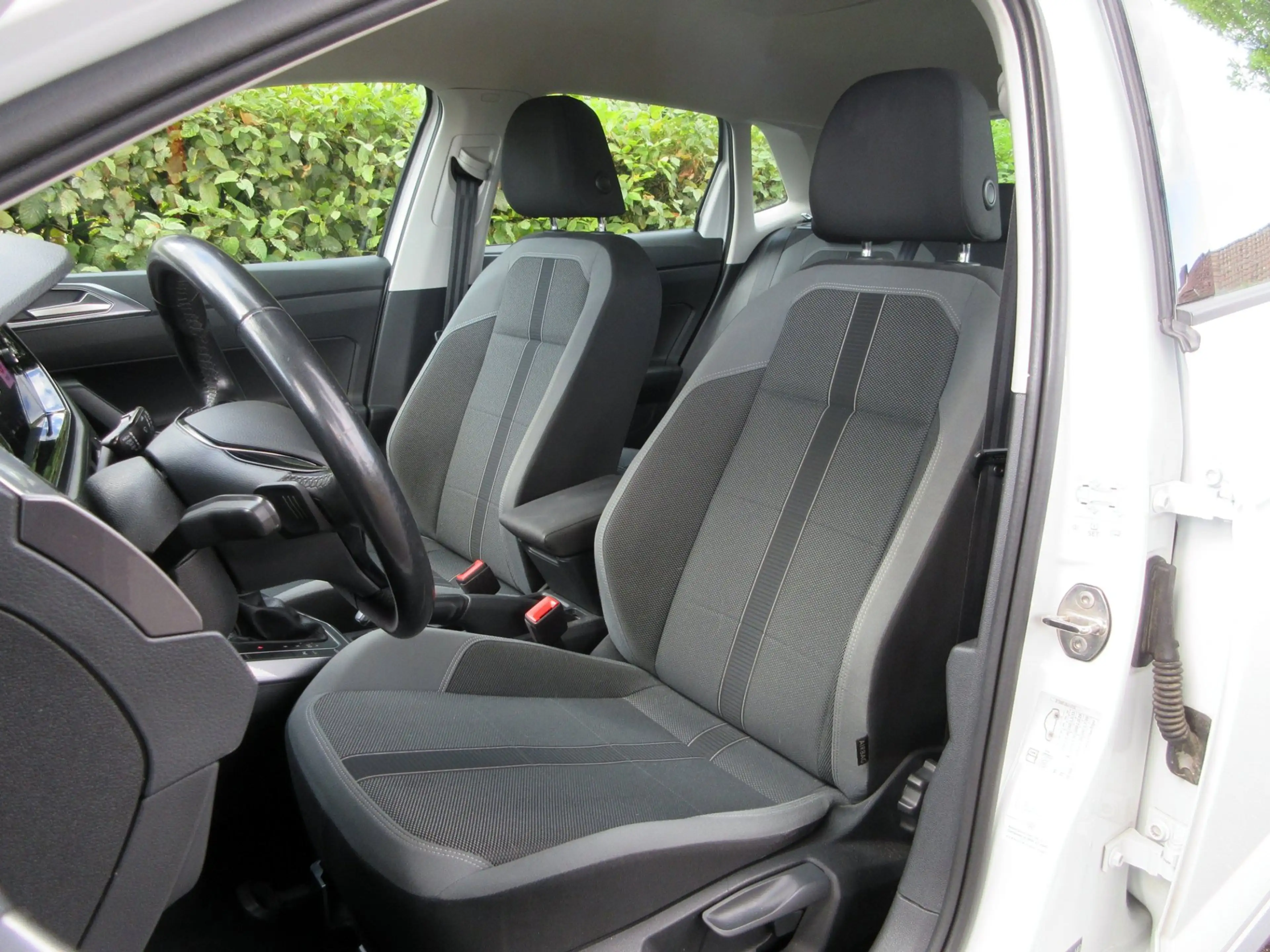 Volkswagen Polo 1.0 TSI Highline Business R Automaat — photo 2