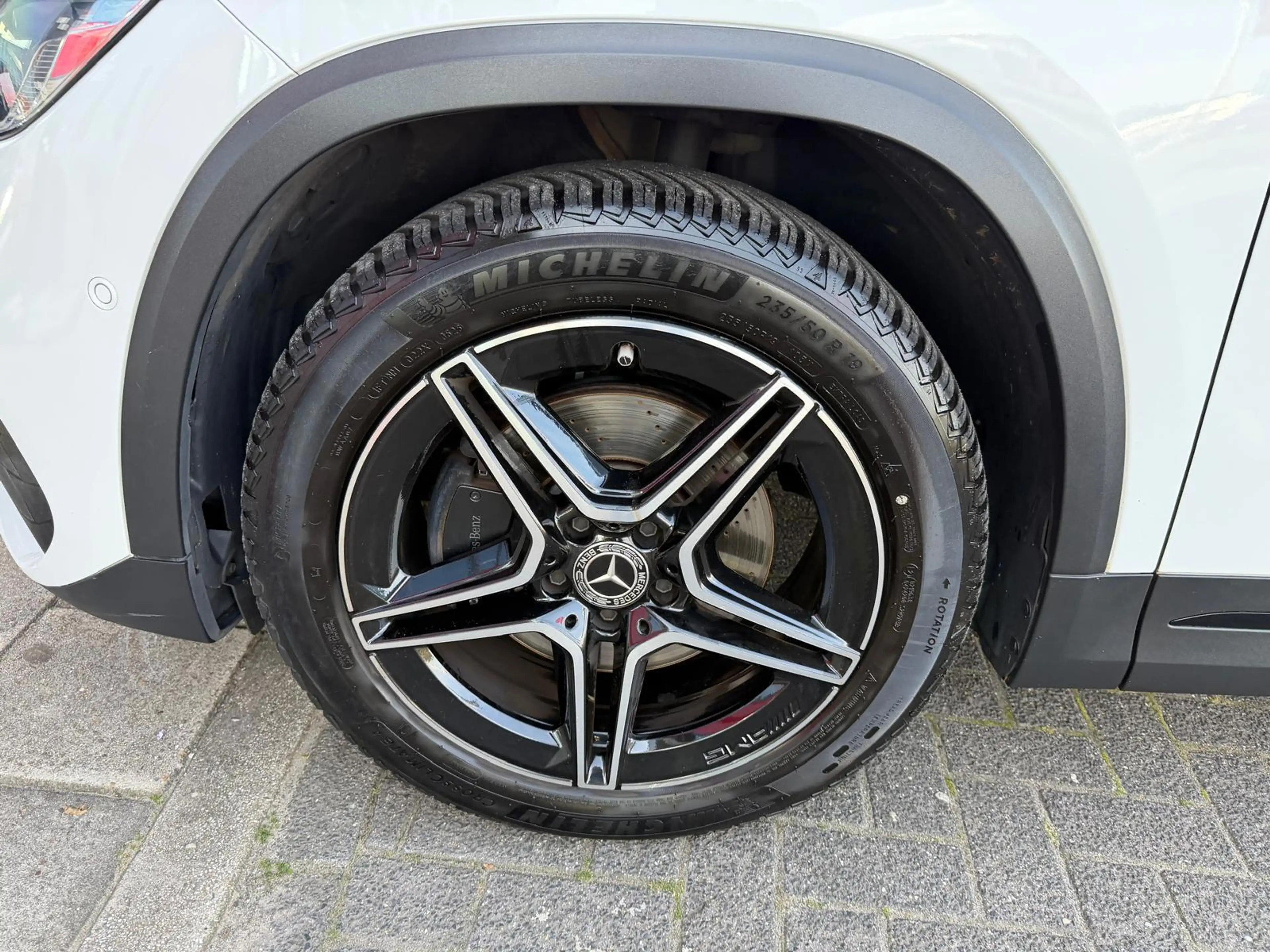 Mercedes-Benz GLA 250 250e Business Solution AMG Limited | Panorama | Me — photo 10