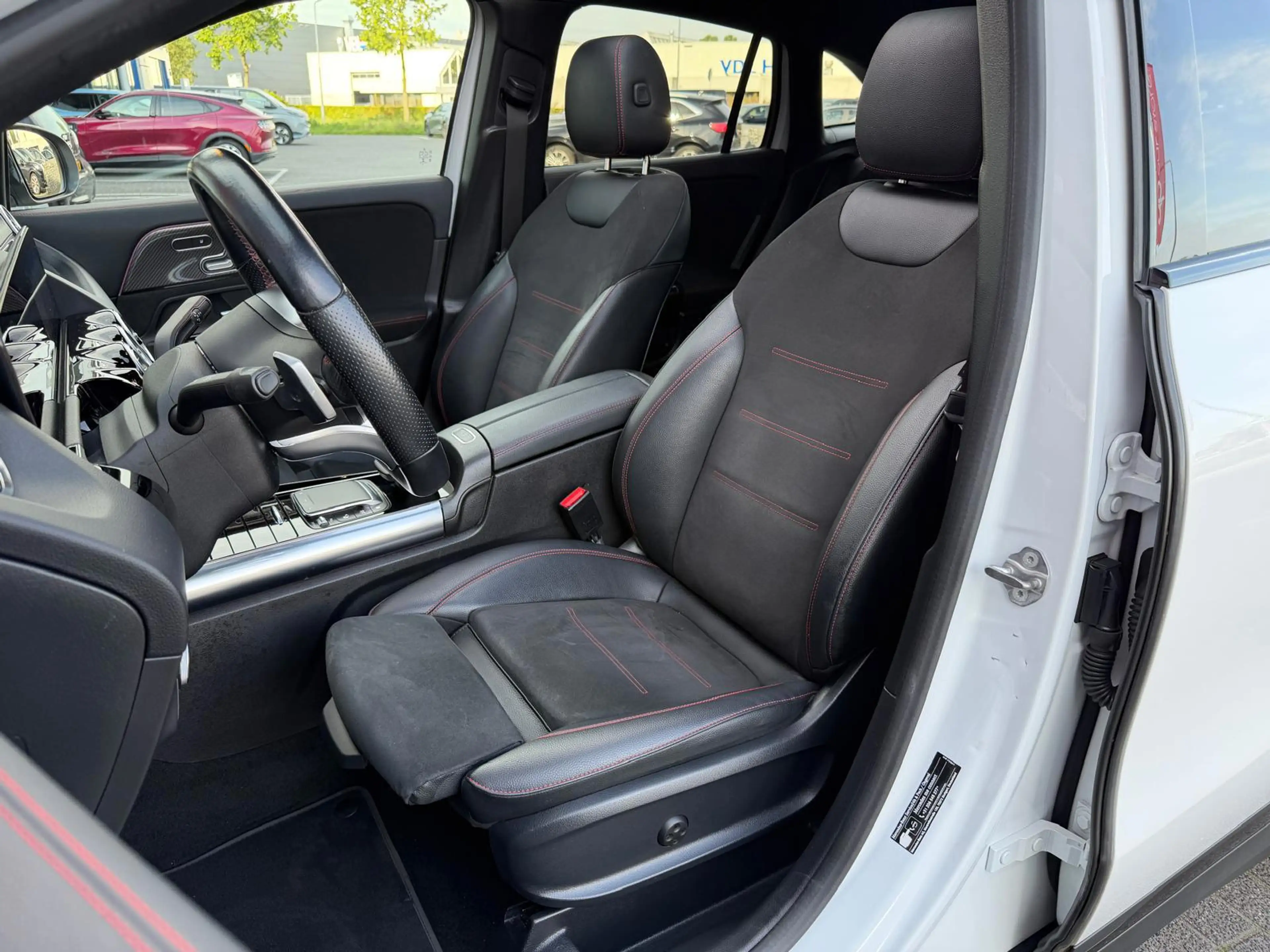 Mercedes-Benz GLA 250 250e Business Solution AMG Limited | Panorama | Me — photo 13