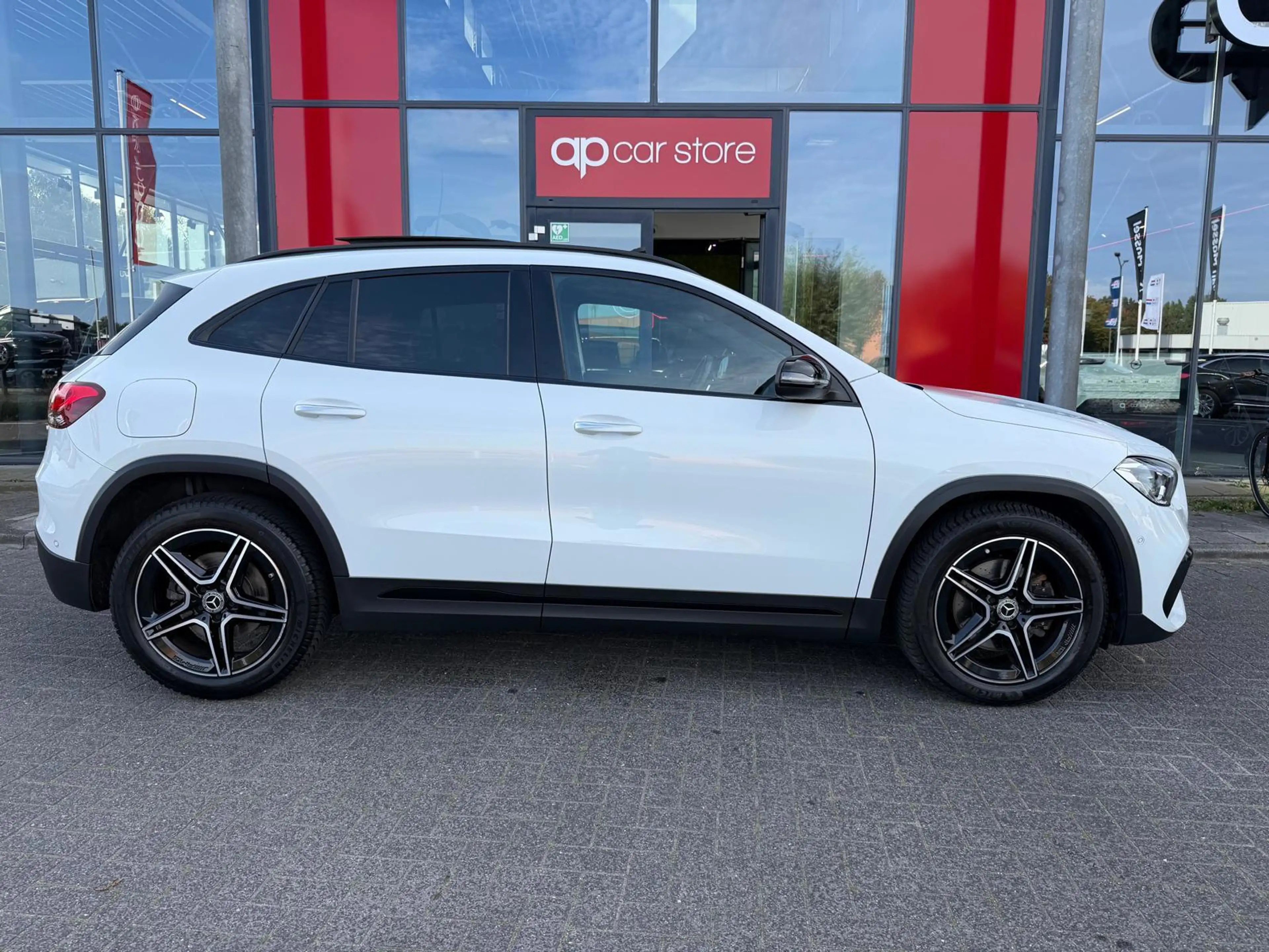 Mercedes-Benz GLA 250 250e Business Solution AMG Limited | Panorama | Me — photo 4