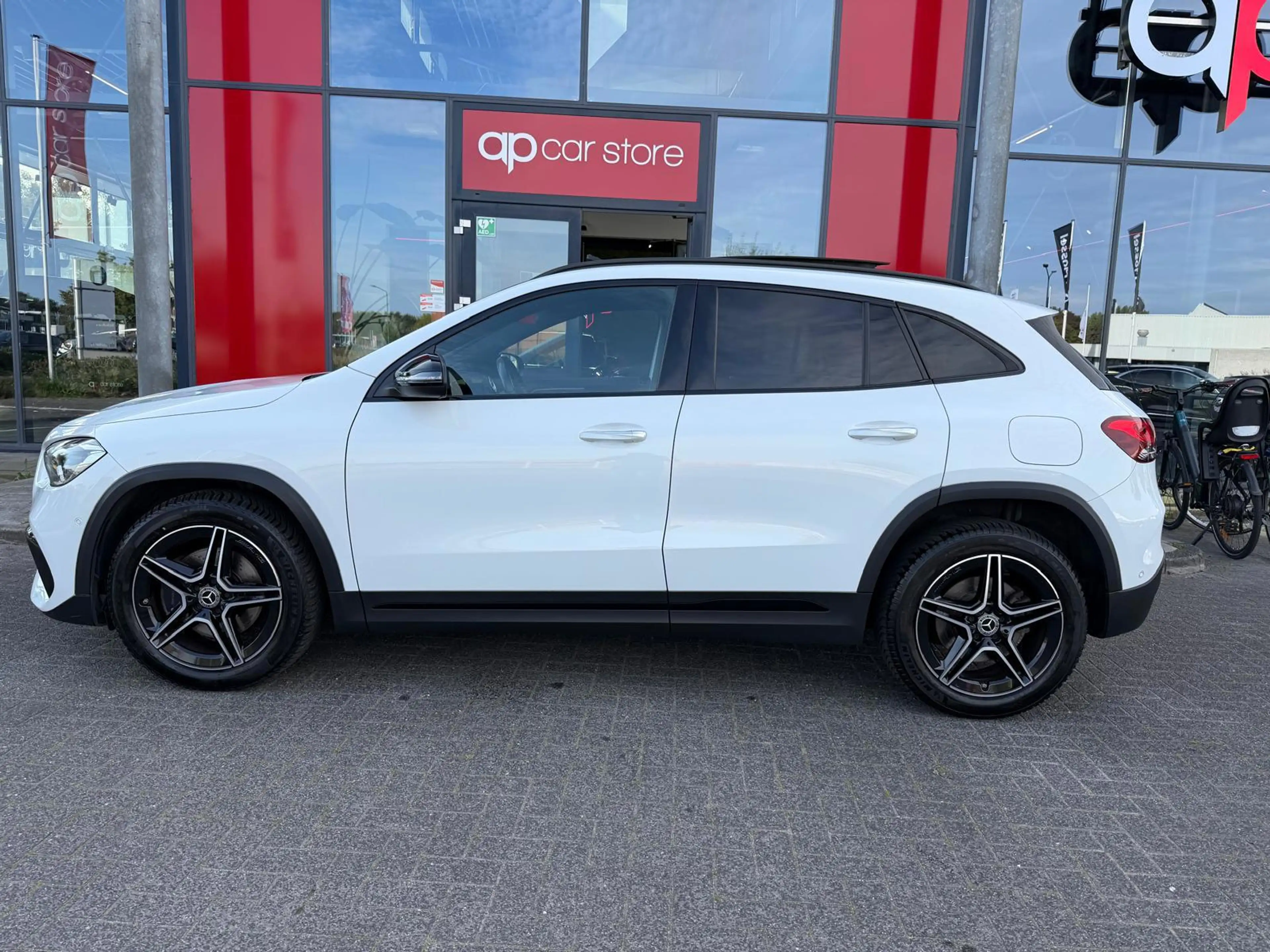 Mercedes-Benz GLA 250 250e Business Solution AMG Limited | Panorama | Me — photo 8