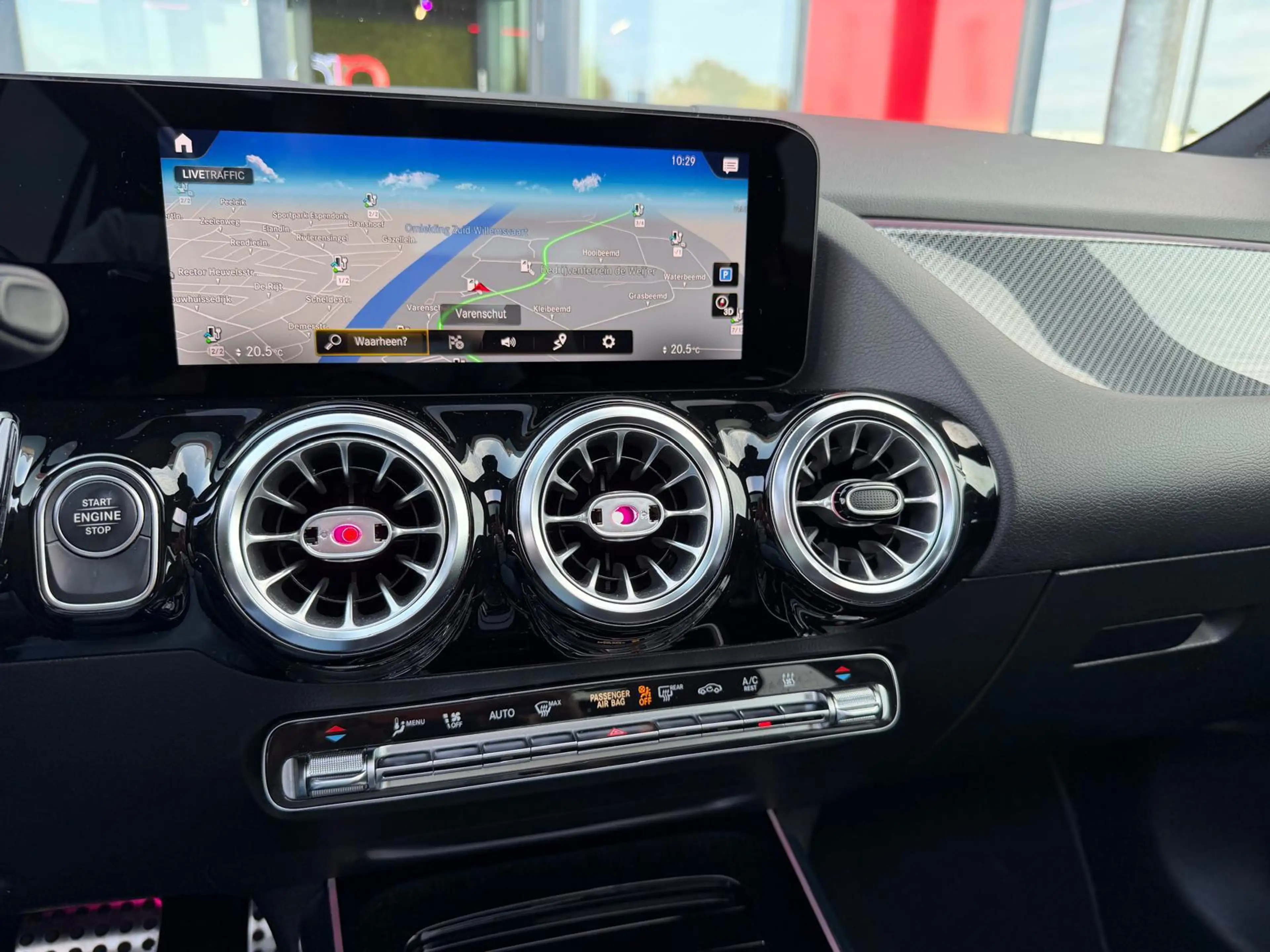 Mercedes-Benz GLA 250 250e Business Solution AMG Limited | Panorama | Me — photo 22