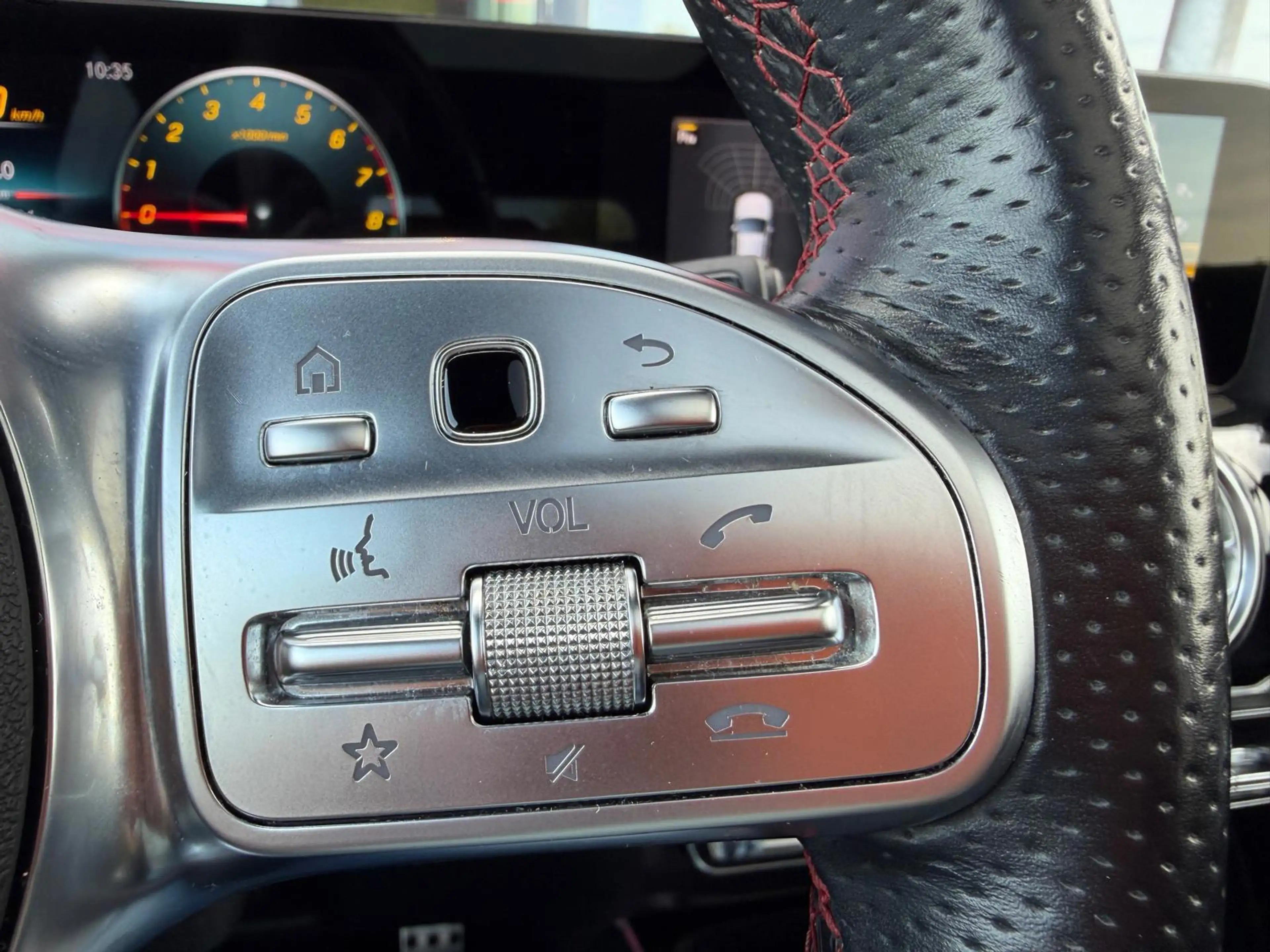 Mercedes-Benz GLA 250 250e Business Solution AMG Limited | Panorama | Me — photo 17