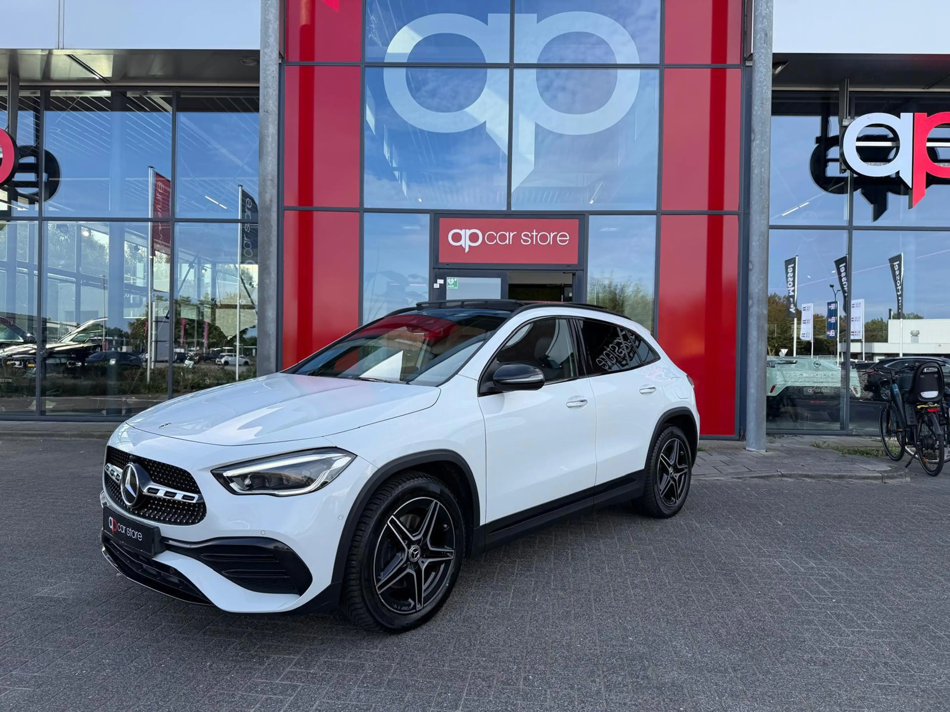 Mercedes-Benz GLA 250 250e Business Solution AMG Limited | Panorama | Me