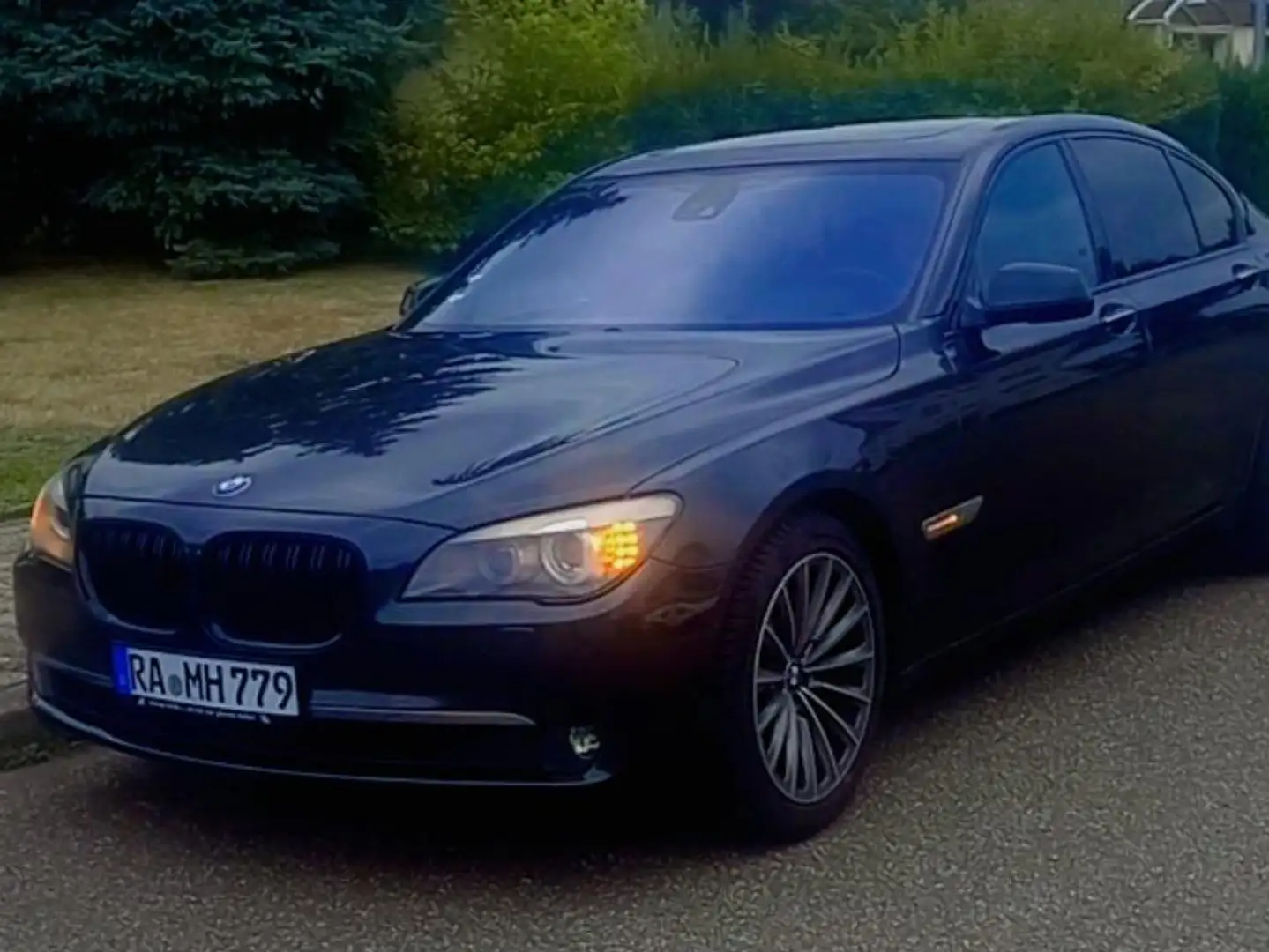 BMW 750 750i Schwarz - 2