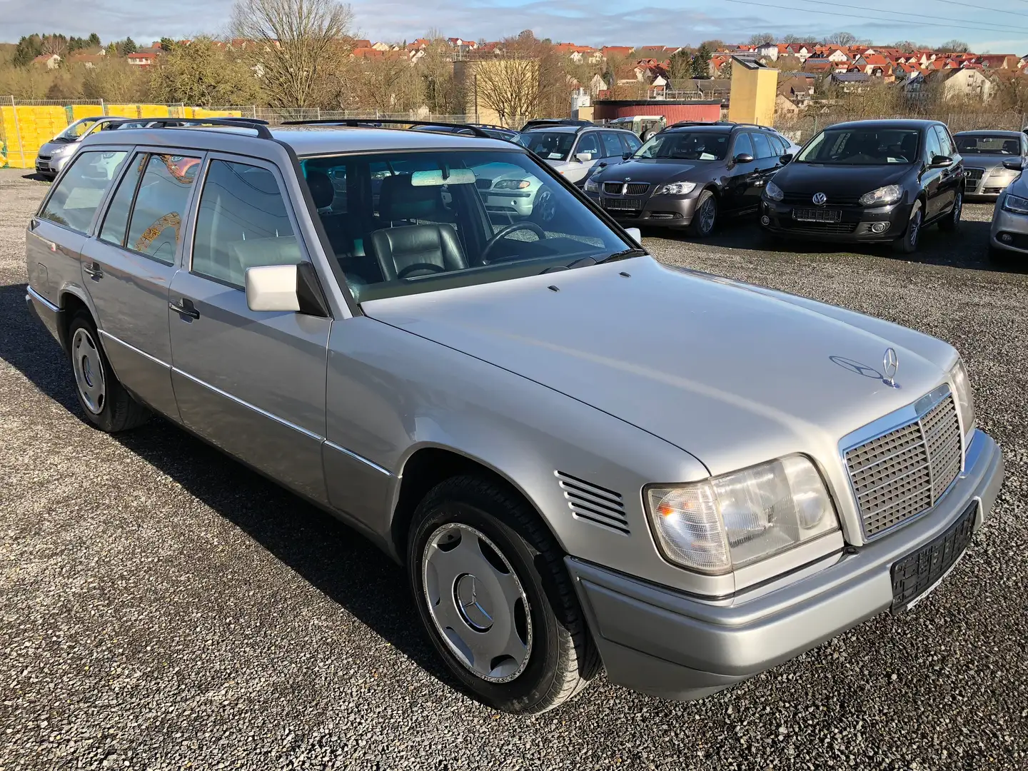 Mercedes-Benz E 250 T D Automatik*Klimatisierungsautomatik*1.Hand* Silber - 2