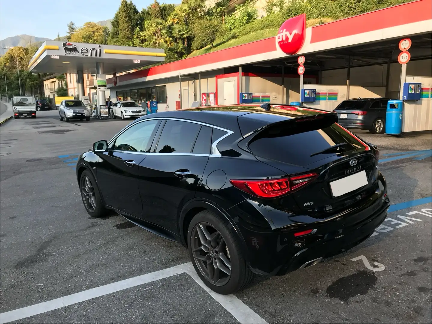 Infiniti Q30 2.2d DCT AWD Premium Tech Nero - 2