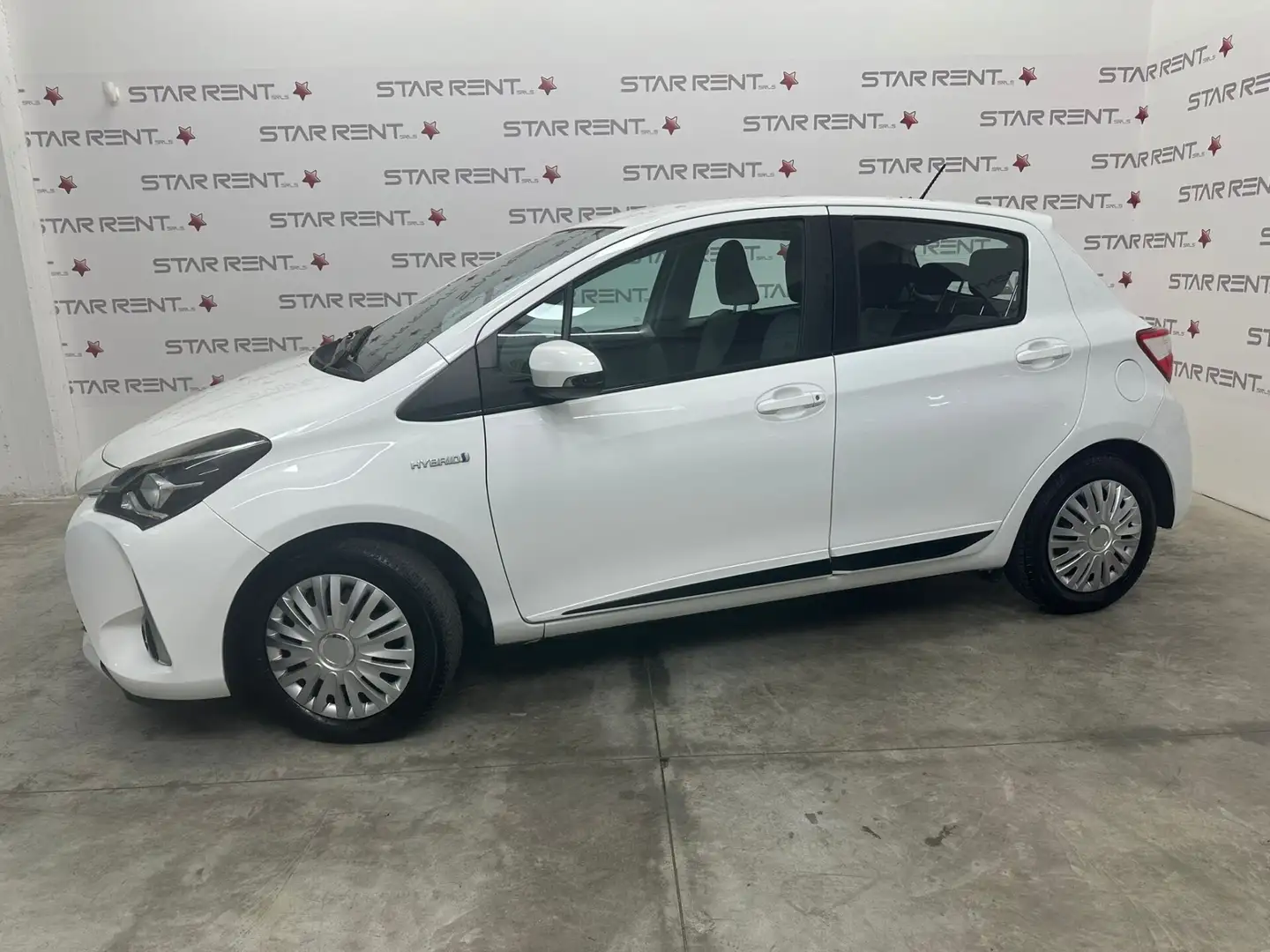 Toyota Yaris 1.5 Hybrid 5 porte Active Bianco - 2