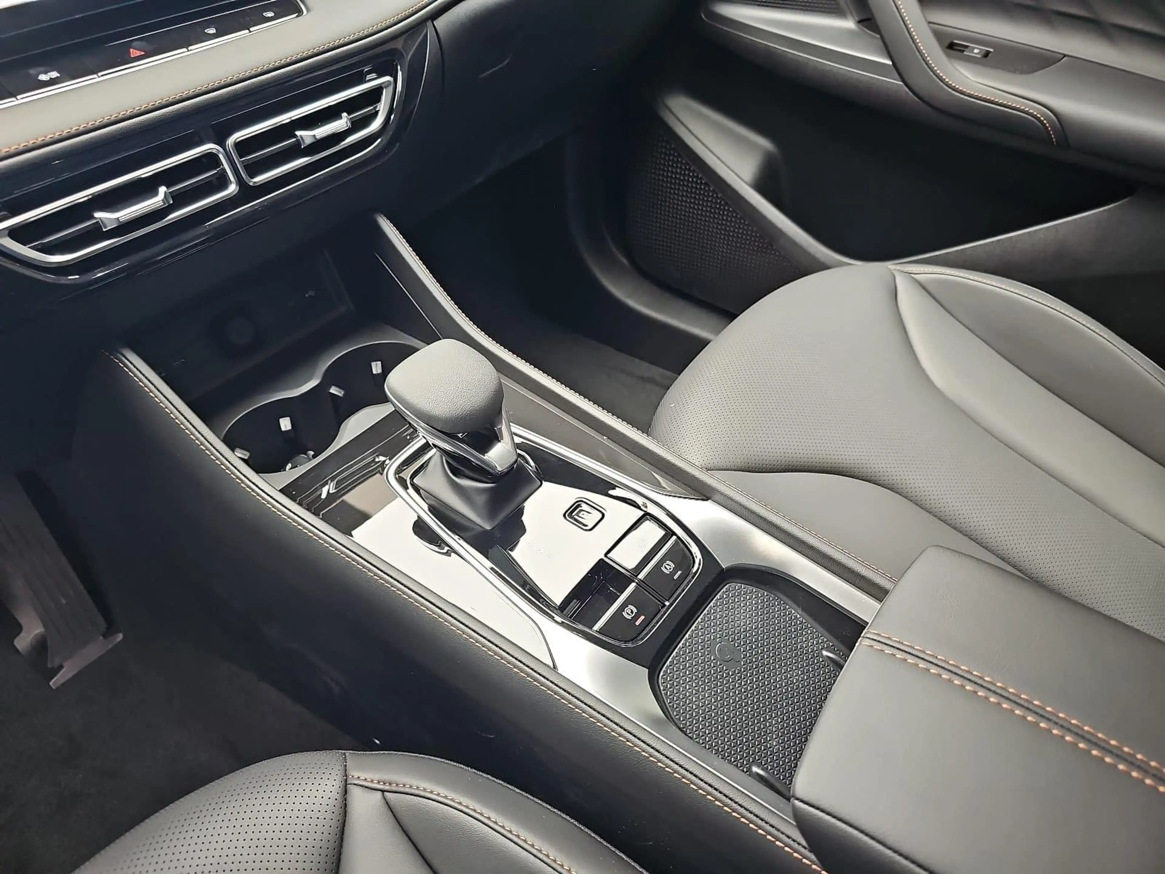 MG HS HS 1.5 PLUG-IN-HYBRID MY25.5 LUXURY LEDER 360-GRAD — photo 13
