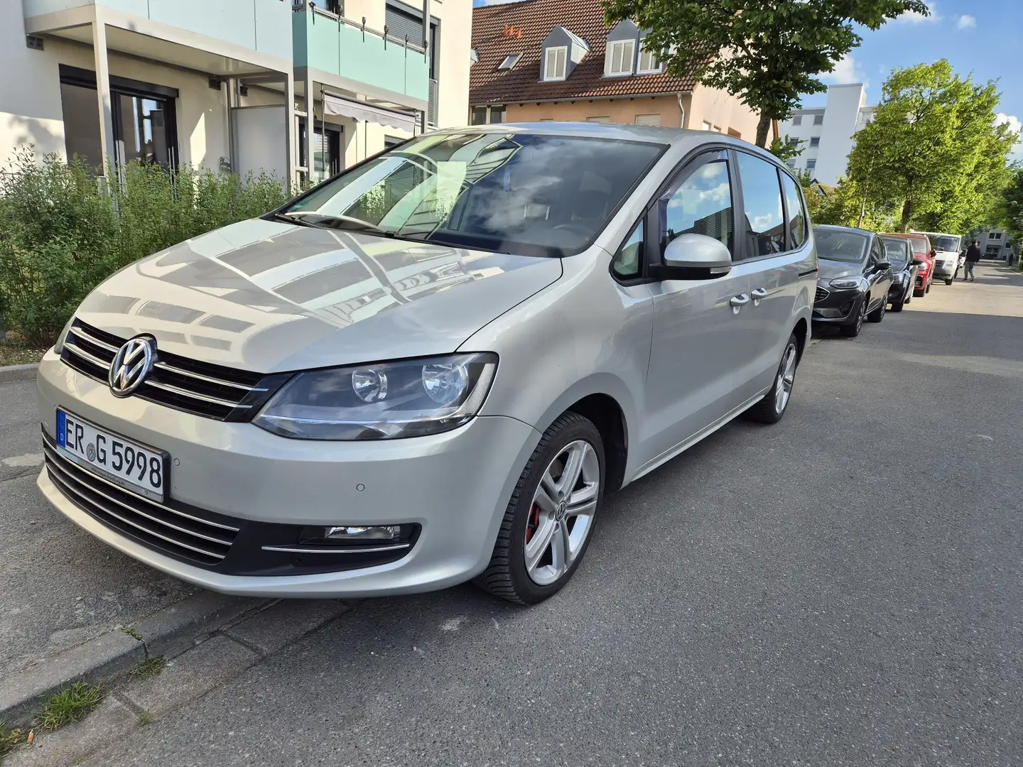 Volkswagen Sharan Trendline BMT Grau - 1