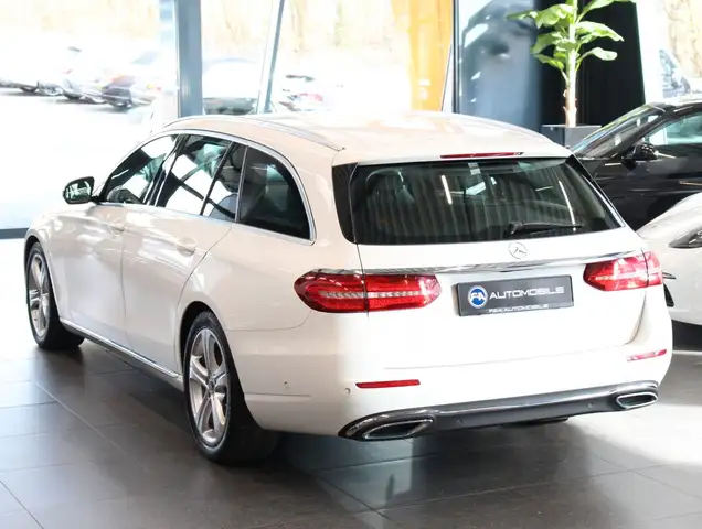 Mercedes-Benz E view 5
