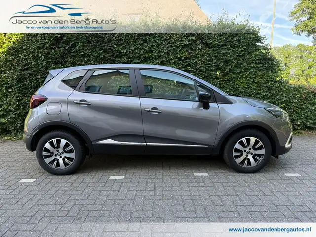 Renault Captur view 3