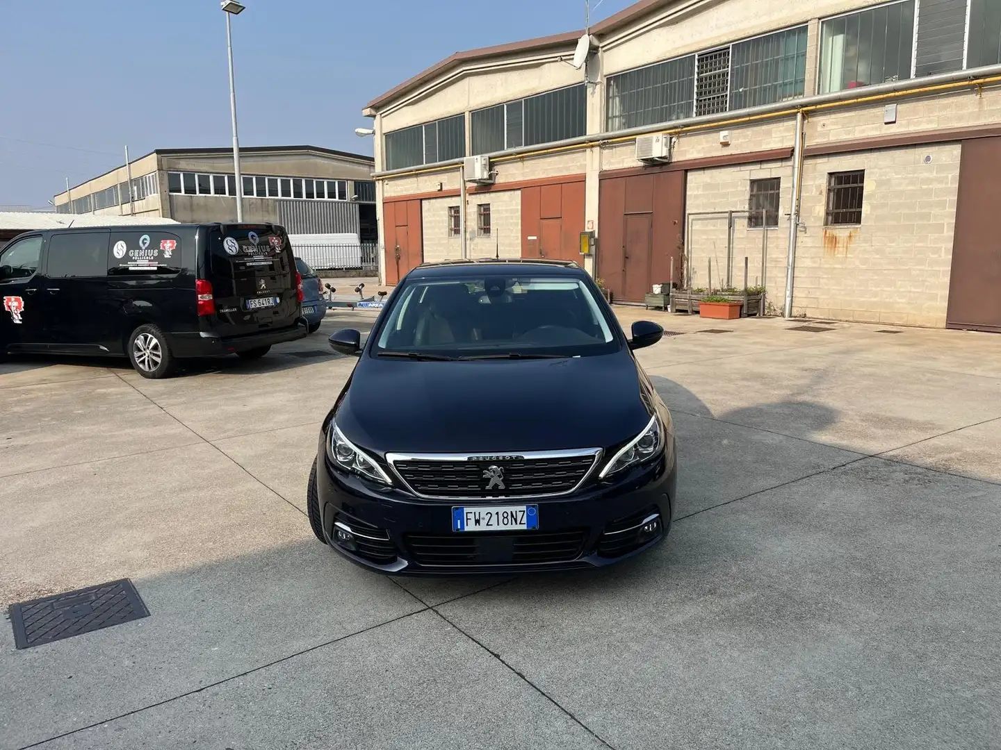 Peugeot 308 308 II 2018 5p 1.2 puretech t Allure s Bleu - 2