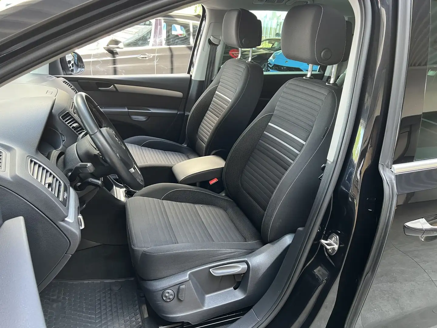 Volkswagen Sharan 2.0 TDI Cup BMT 6 Sitzer NAVI PDC AHK Schwarz - 2