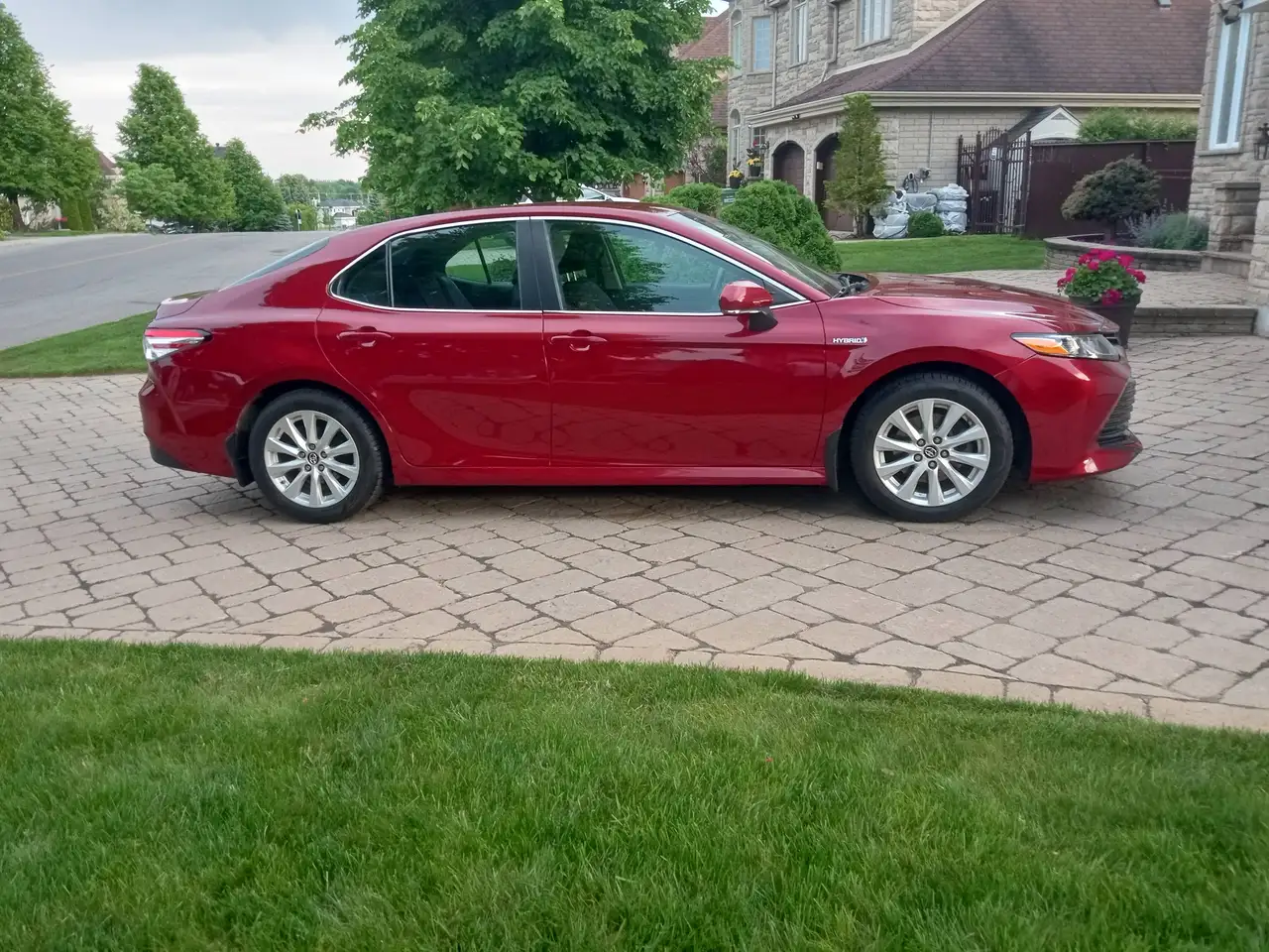 Toyota Camry снимка Toyota Camry