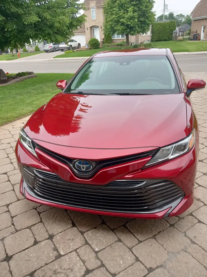 Toyota Camry снимка Toyota Camry