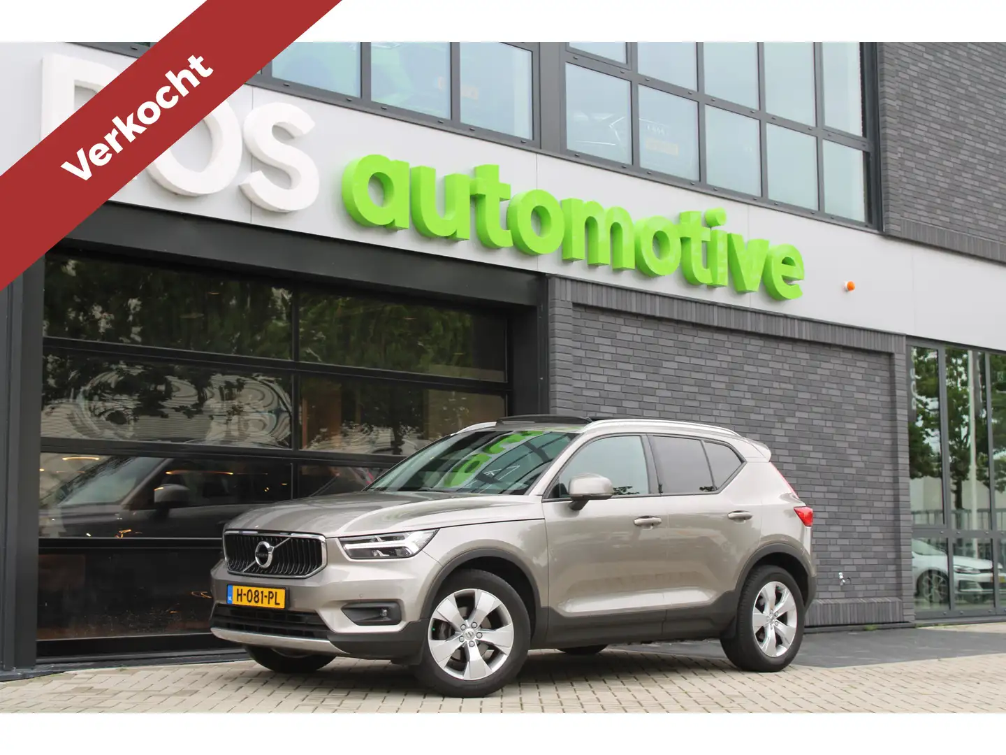 Volvo XC40 1.5 T3 Momentum Pro | NAP! | BTW | PANO | KEYLESS Grau - 1