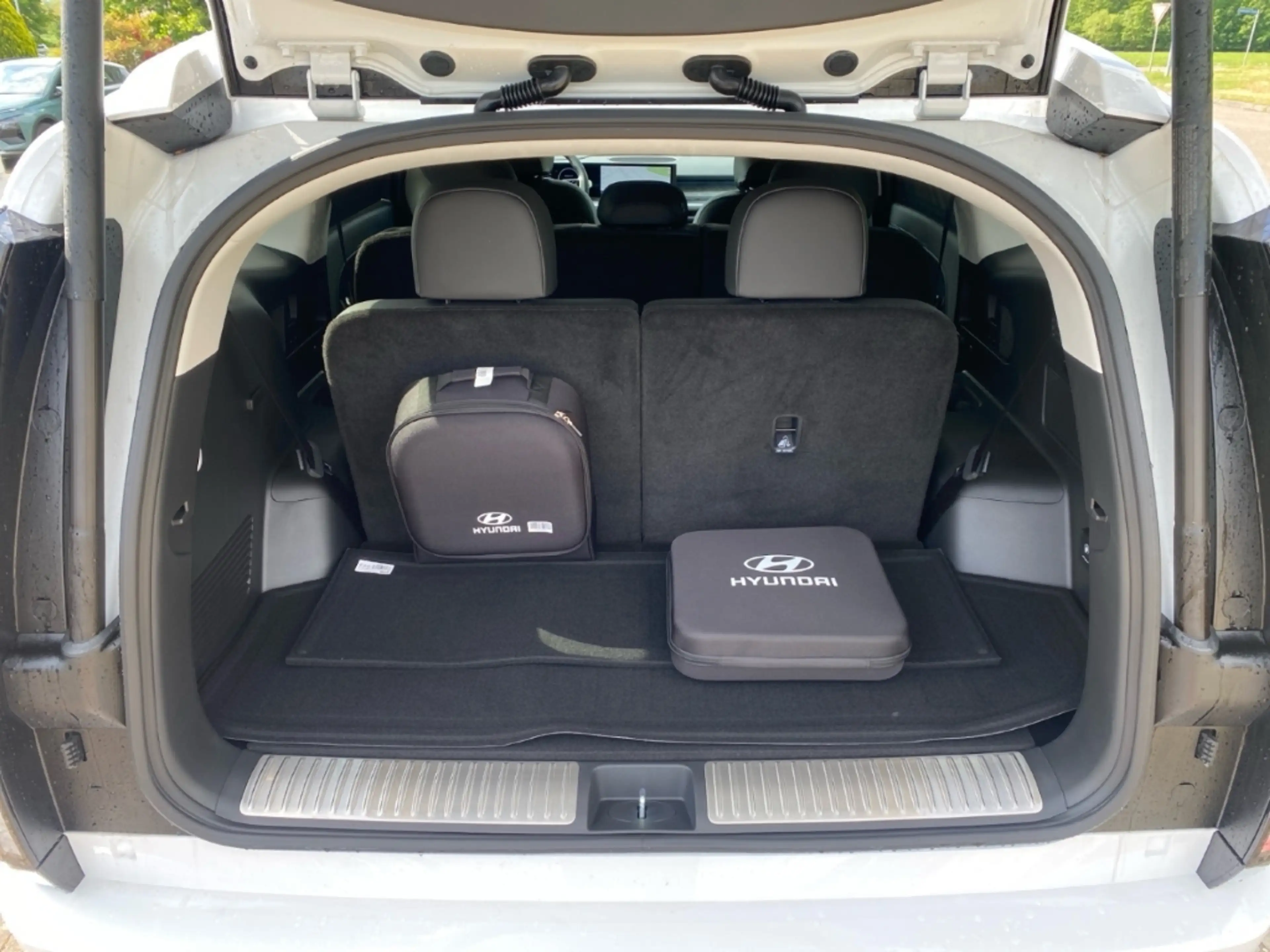 Hyundai IONIQ 9 110 kWh (307 PS) 4WD UNIQ Panorama-Glas-Schiebedac — photo 12