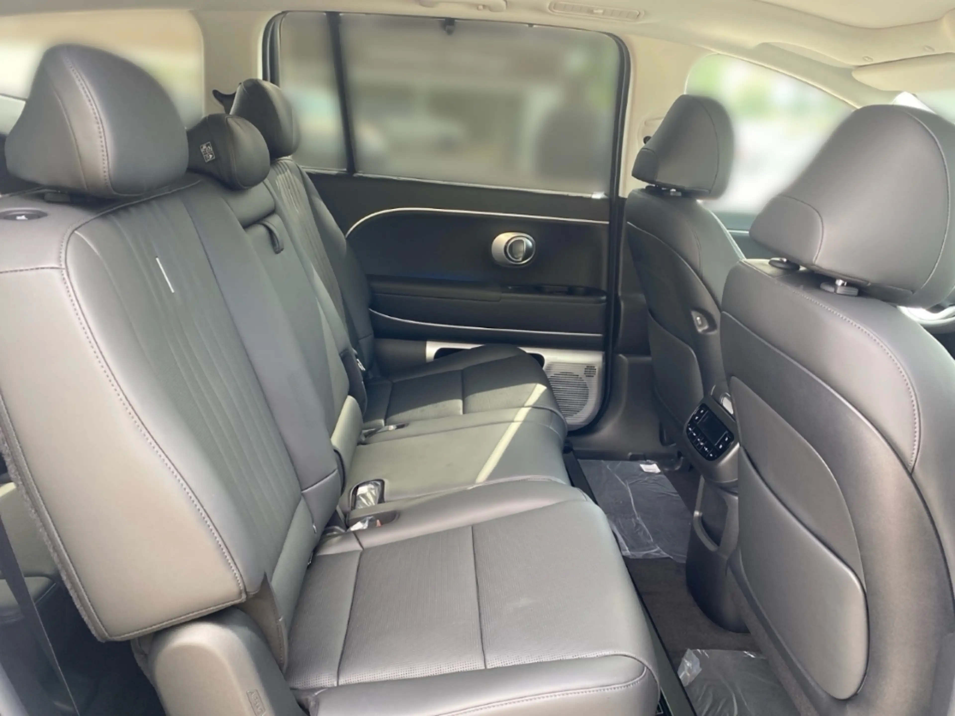 Hyundai IONIQ 9 110 kWh (307 PS) 4WD UNIQ Panorama-Glas-Schiebedac — photo 13