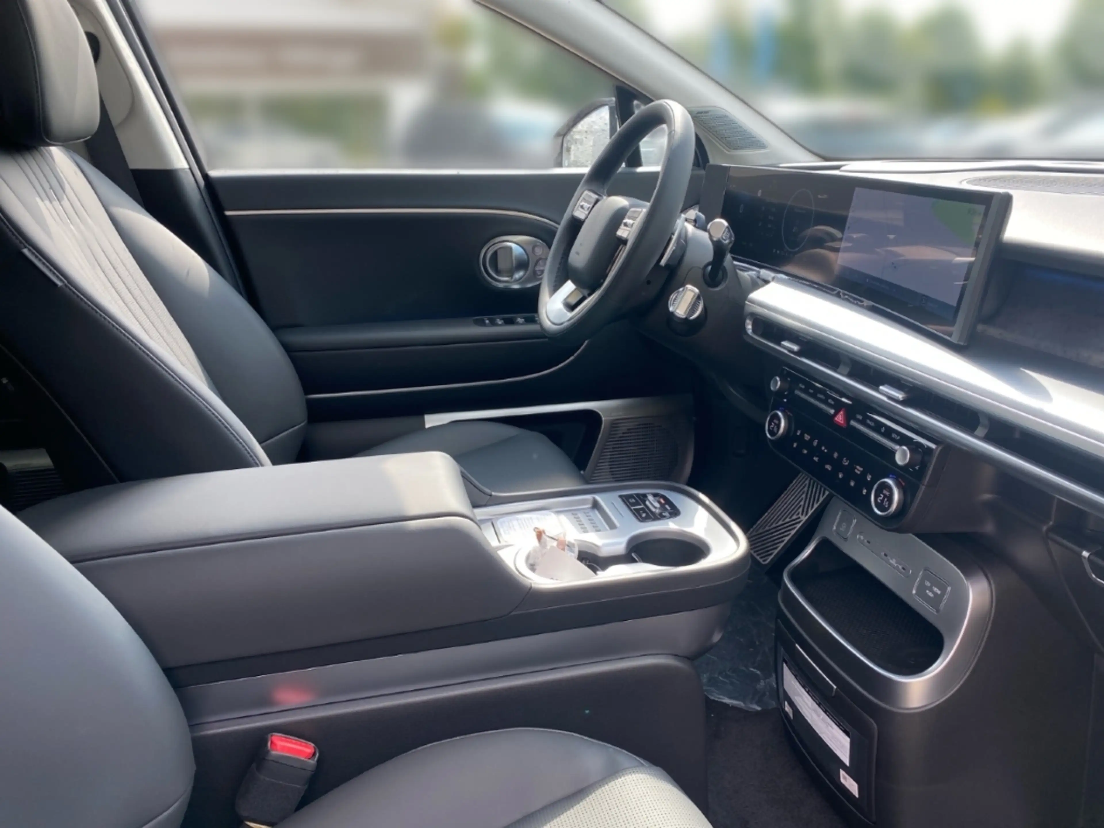 Hyundai IONIQ 9 110 kWh (307 PS) 4WD UNIQ Panorama-Glas-Schiebedac — photo 14