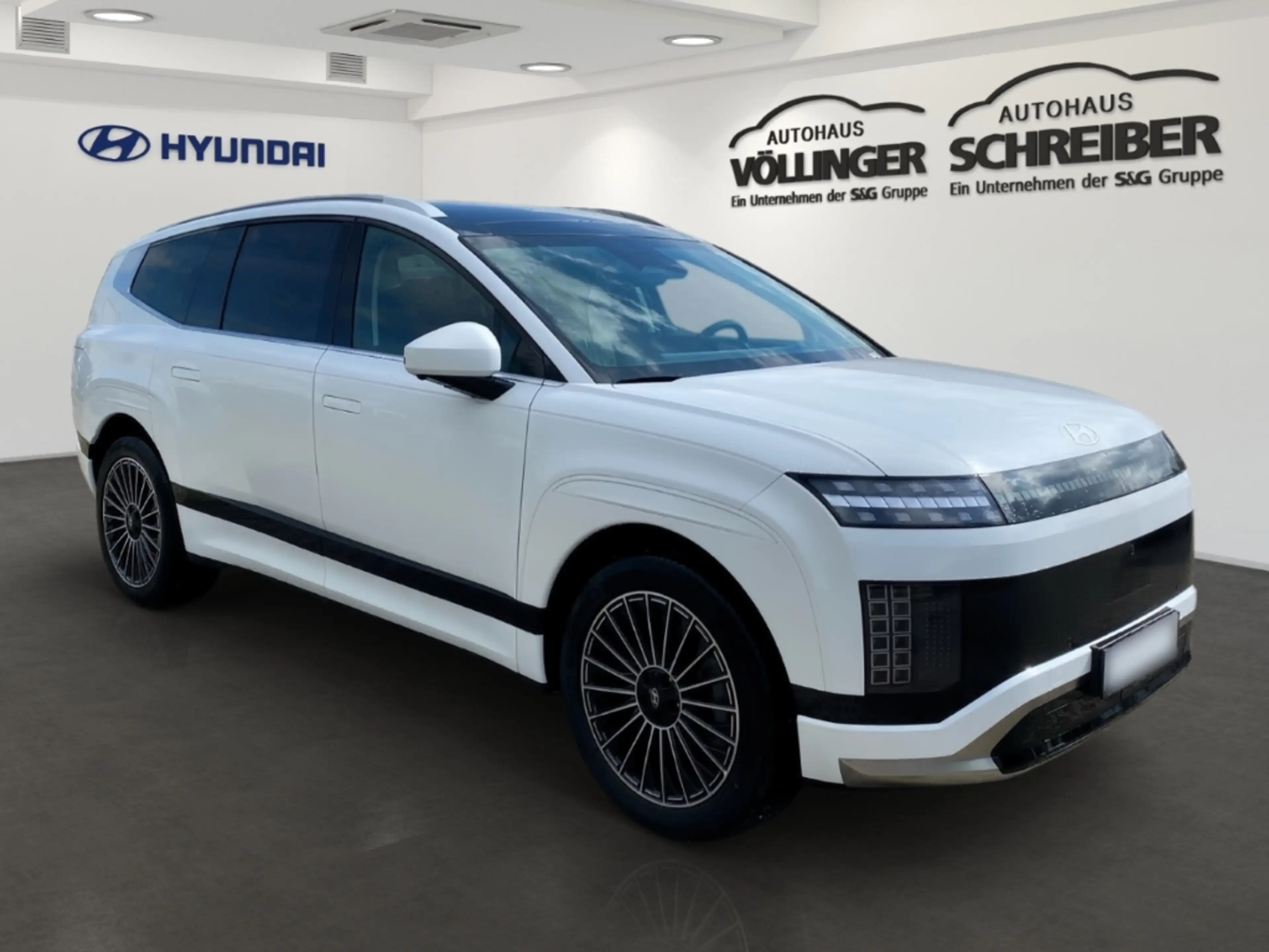 Hyundai IONIQ 9 110 kWh (307 PS) 4WD UNIQ Panorama-Glas-Schiebedac — photo 2