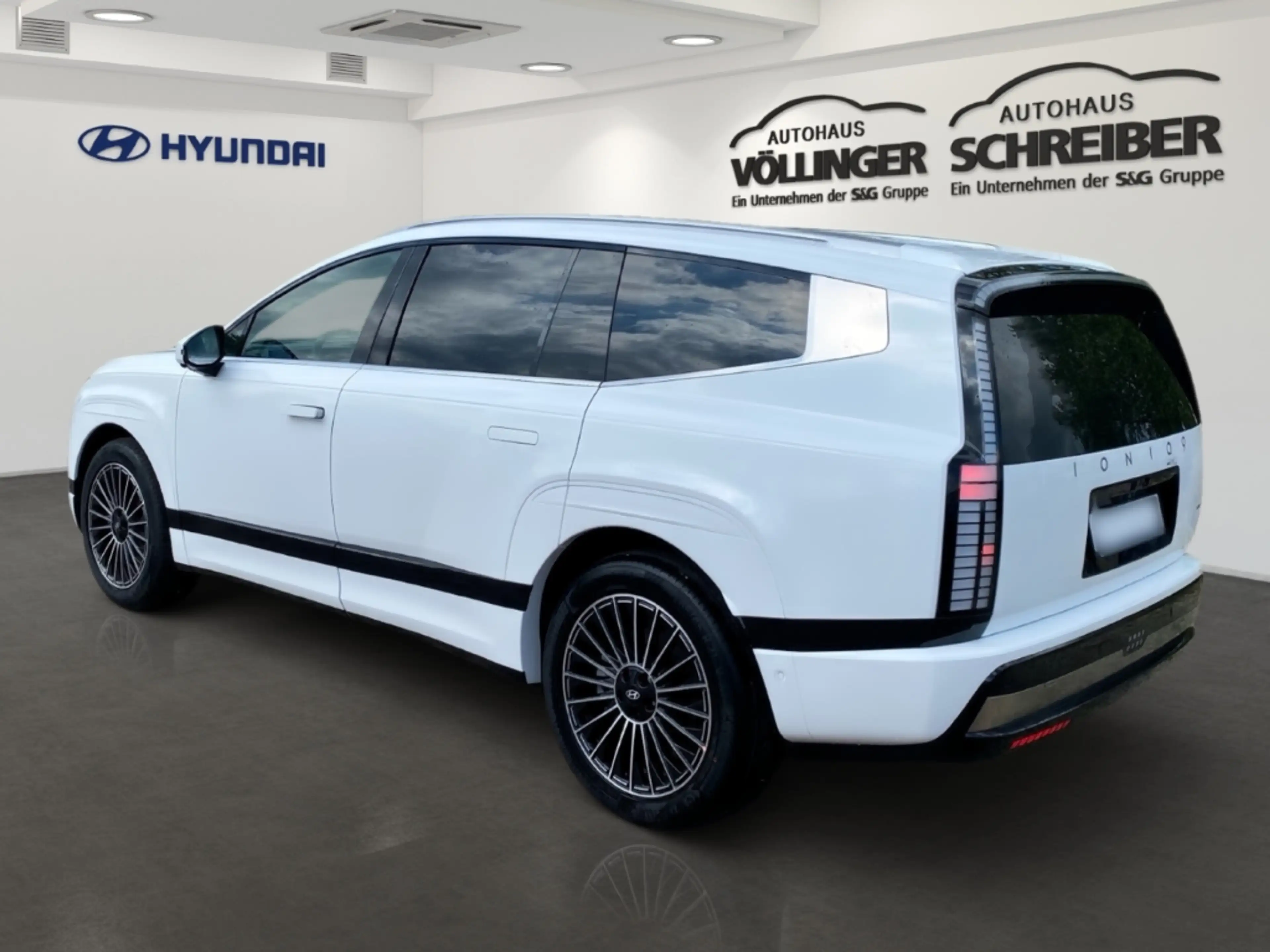 Hyundai IONIQ 9 110 kWh (307 PS) 4WD UNIQ Panorama-Glas-Schiebedac — photo 4