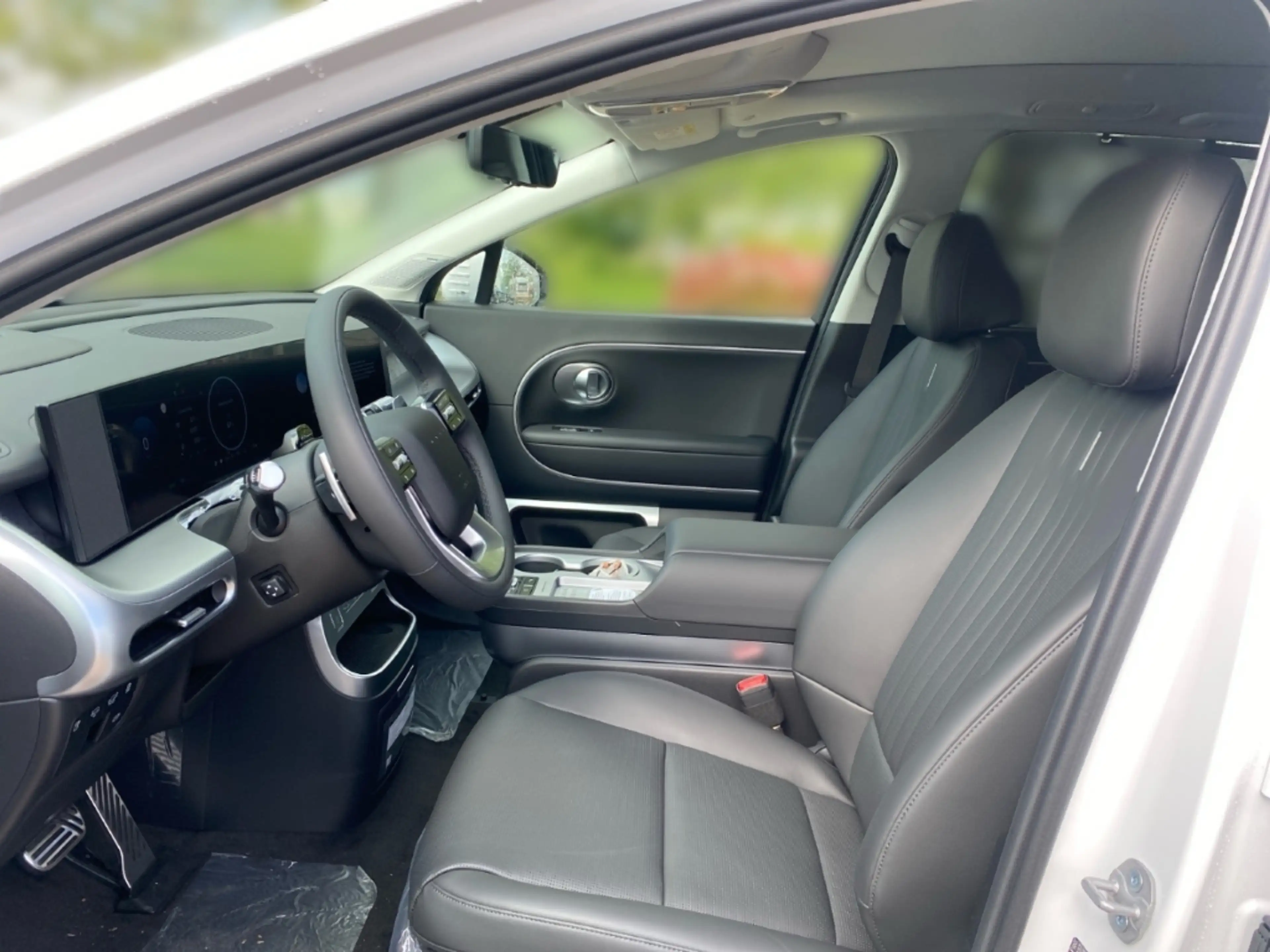 Hyundai IONIQ 9 110 kWh (307 PS) 4WD UNIQ Panorama-Glas-Schiebedac — photo 7