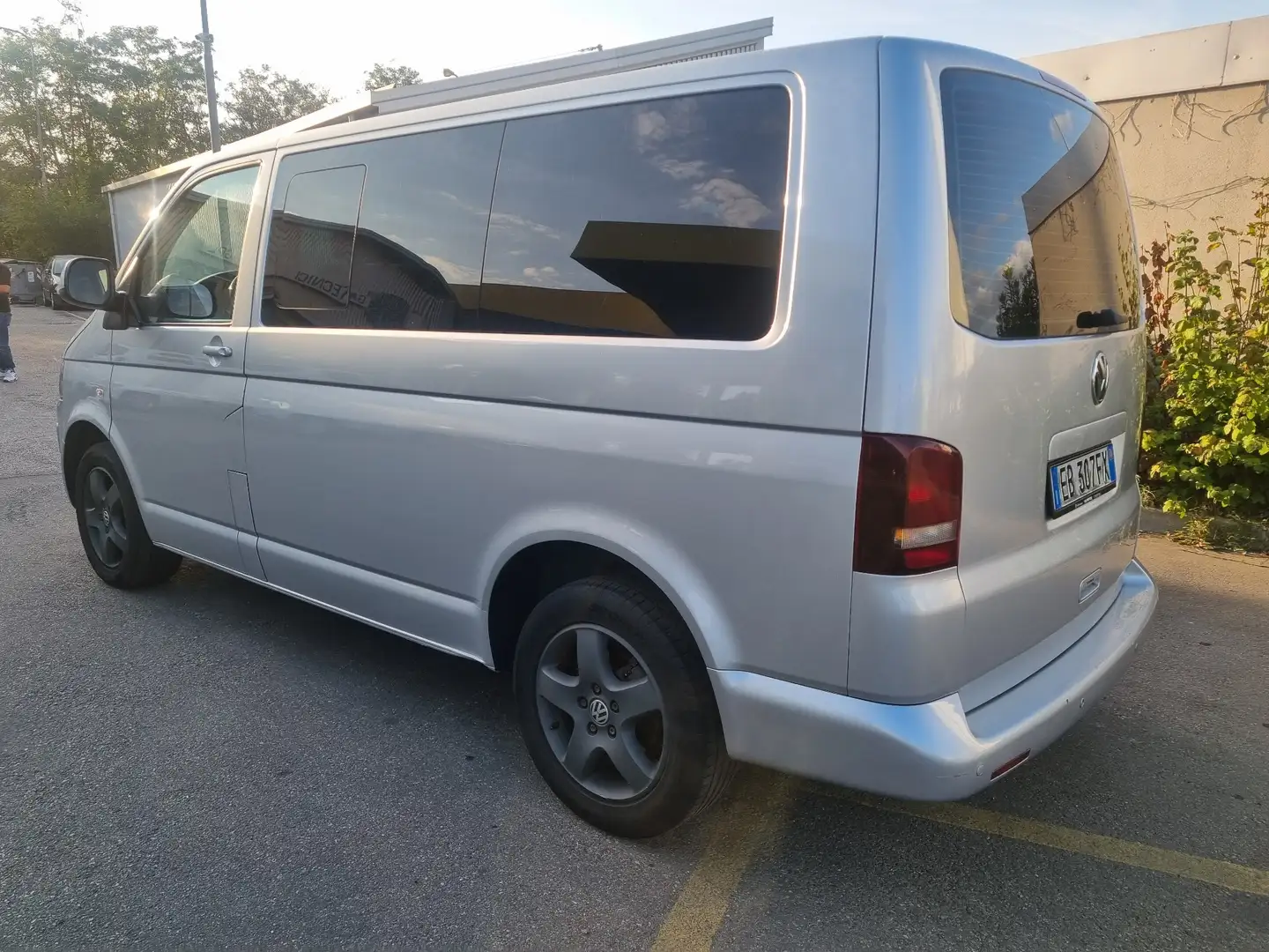 Volkswagen T5 Caravelle - 2