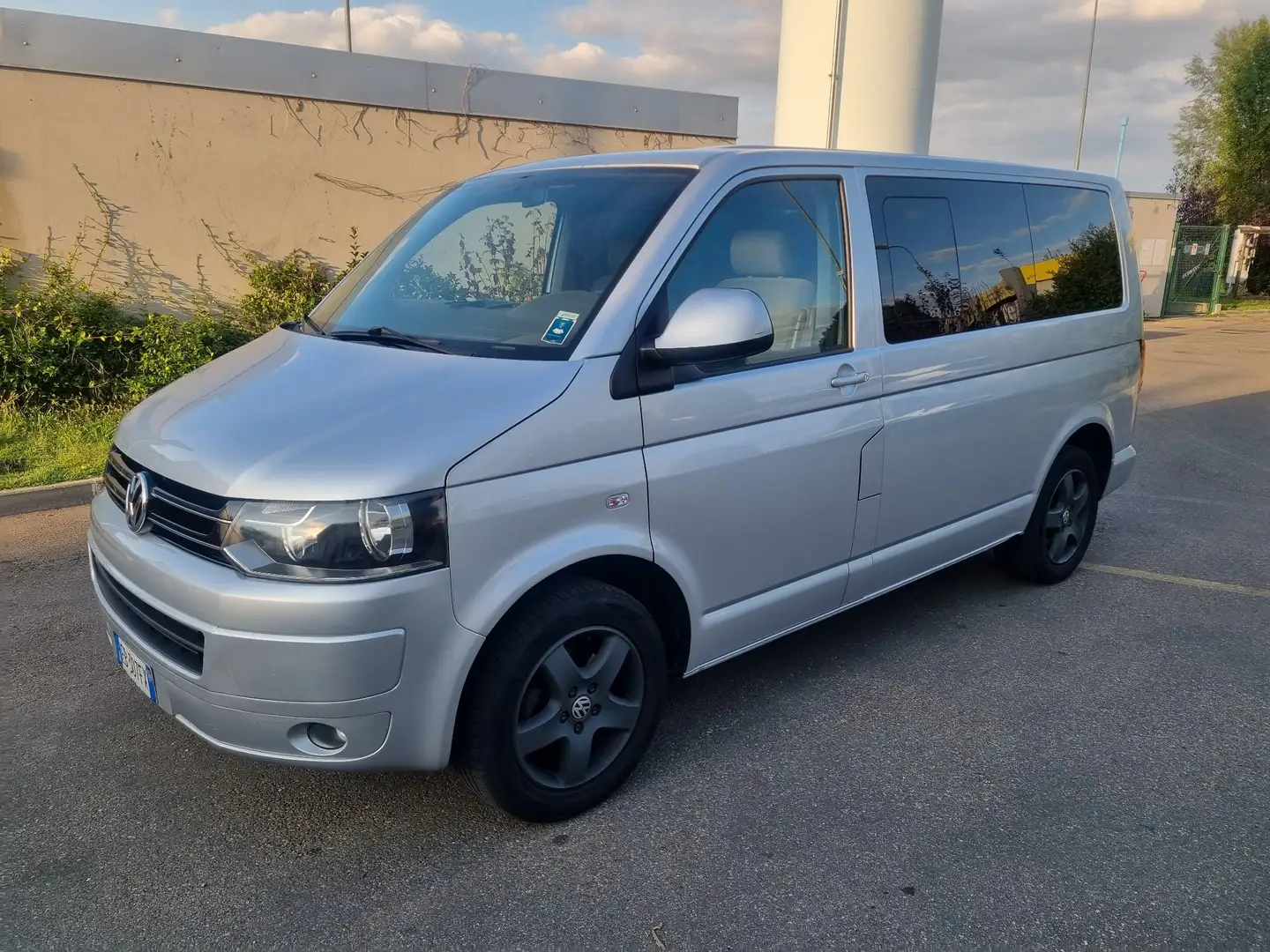Volkswagen T5 Caravelle - 1