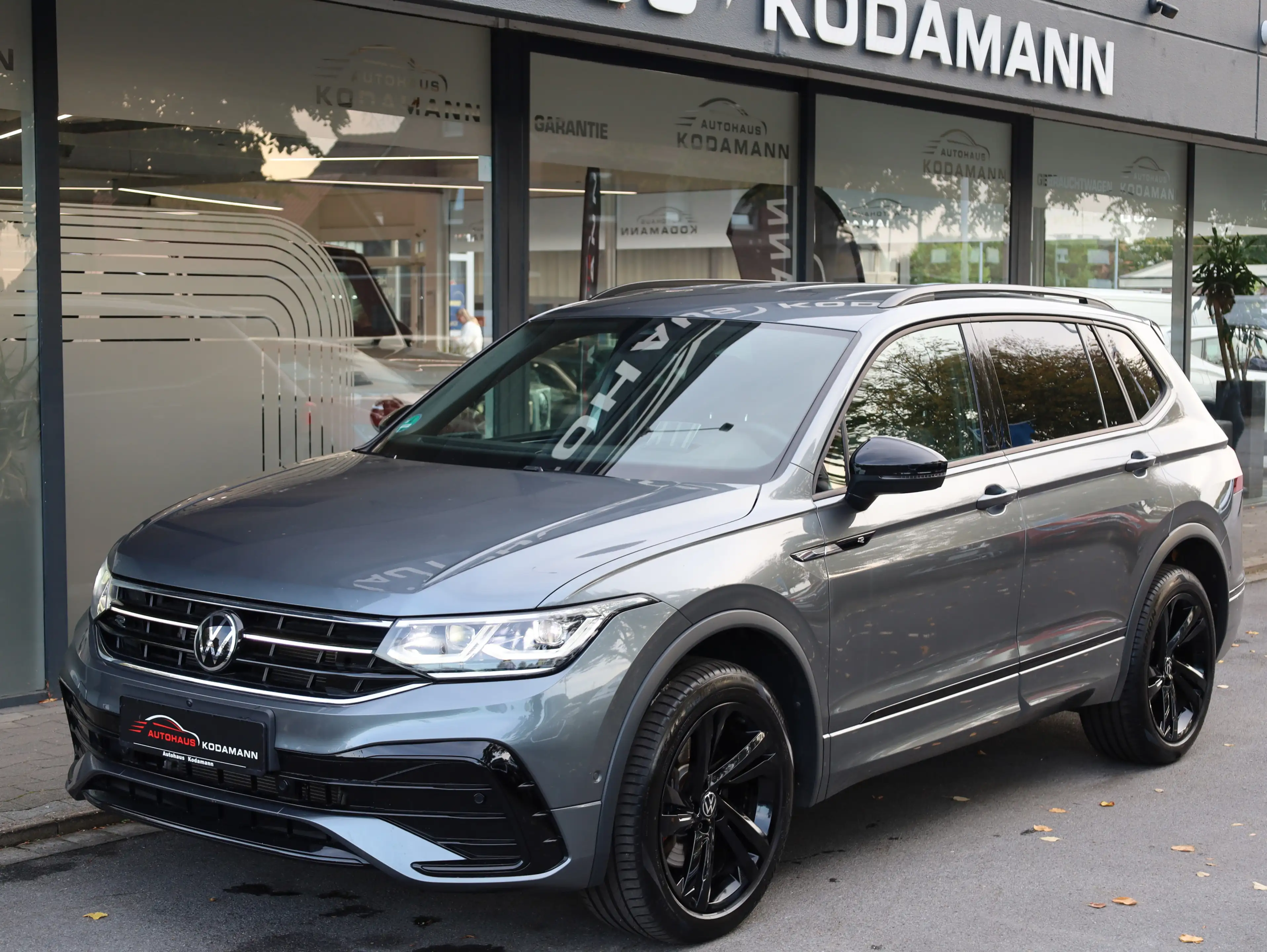 Volkswagen Tiguan Allspace R-Line 4Motion*AHK*HUD* 7 Sitzer — photo 7