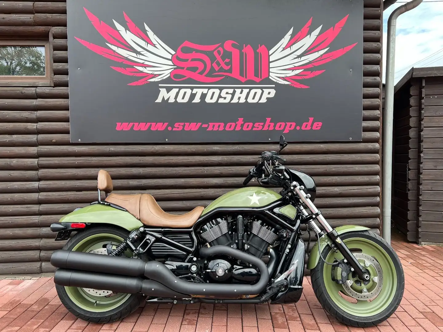Harley-Davidson VRSCDXA Night Rod Special *Military, ABS* Grün - 1