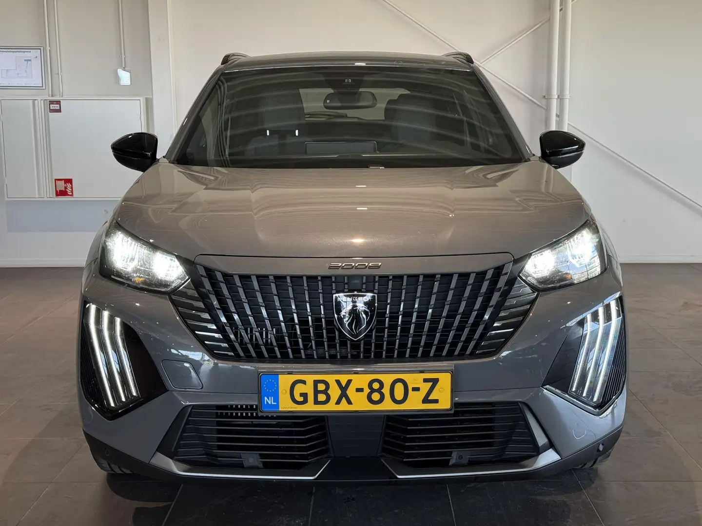 Peugeot 2008 1.2 PureTech 100 Allure | Camera | Navigatie | Cli Gris - 2