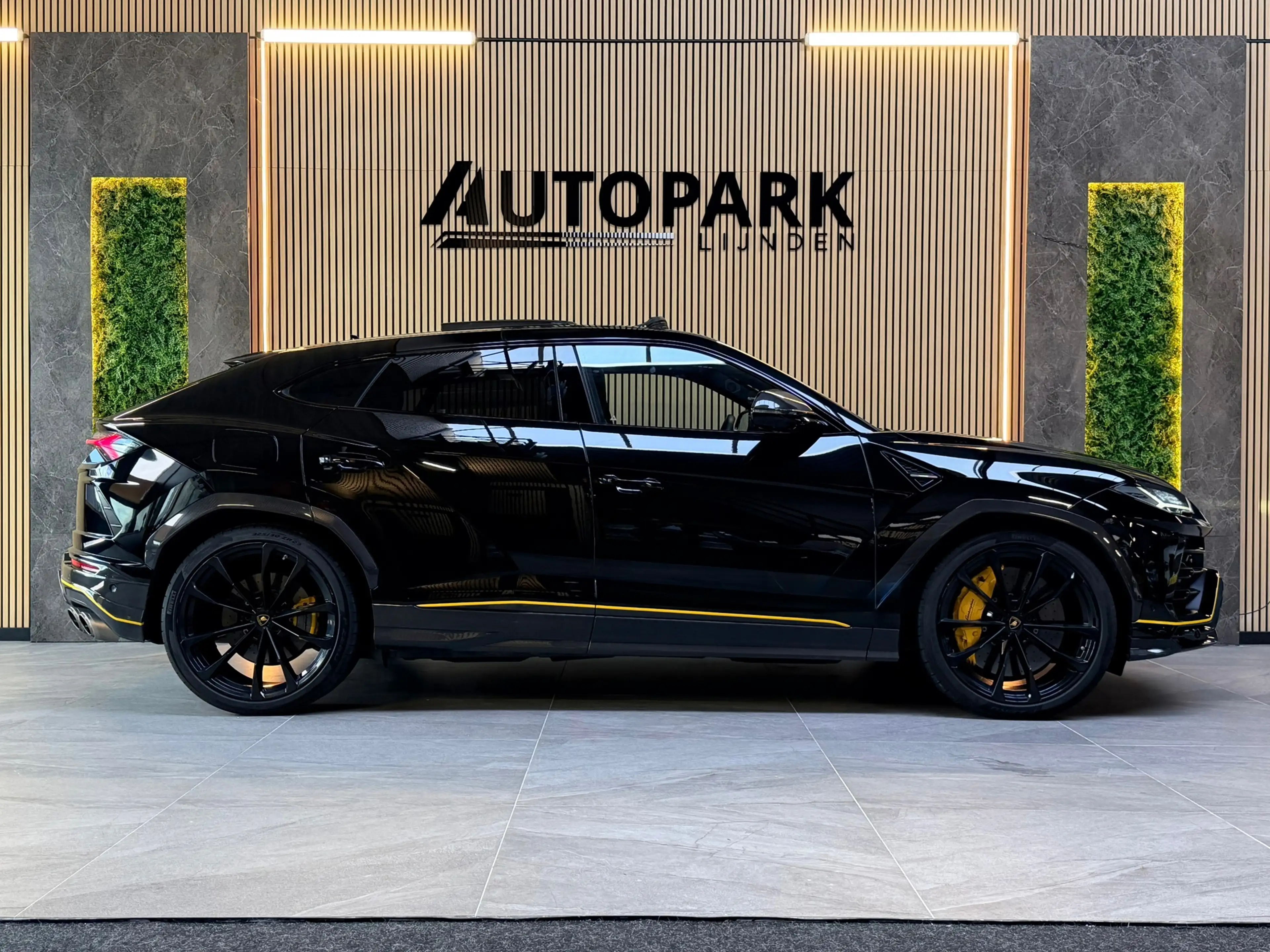 Lamborghini Urus 4.0 V8 |PANO|AKRAPOVIC|B&O|MASSAGE|CERAMIC|HuD|CAR — photo 6