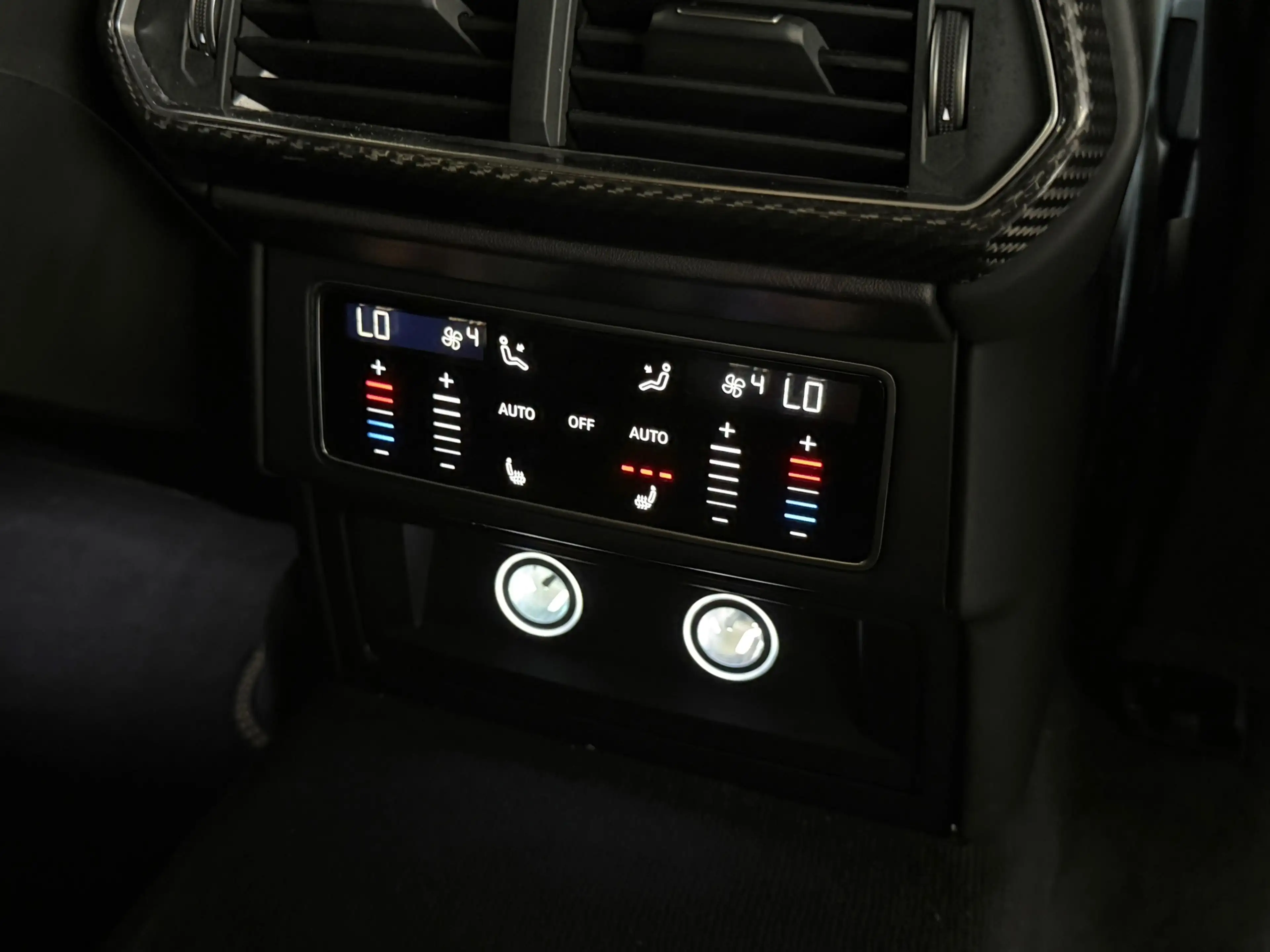 Lamborghini Urus 4.0 V8 |PANO|AKRAPOVIC|B&O|MASSAGE|CERAMIC|HuD|CAR — photo 12
