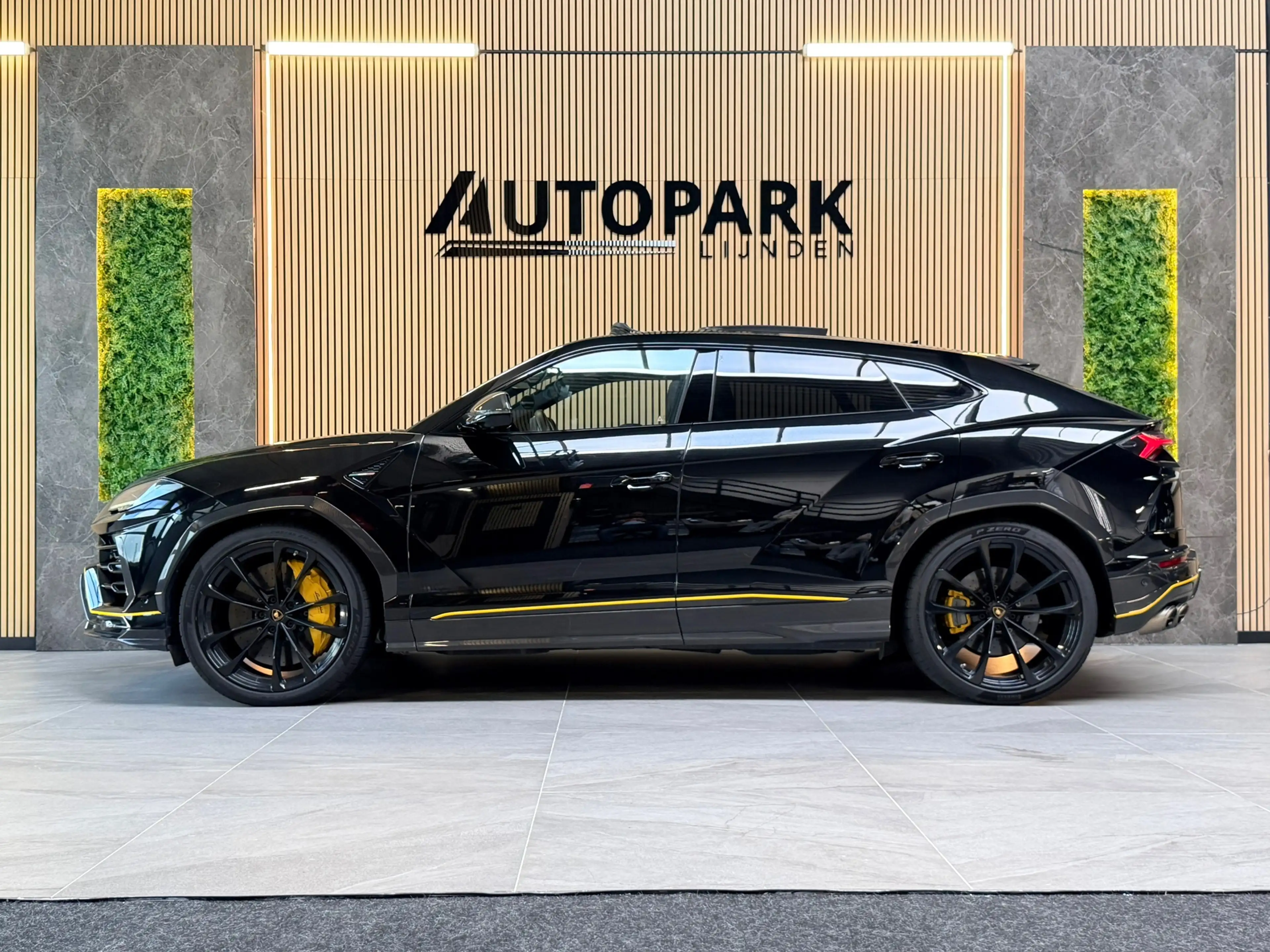 Lamborghini Urus 4.0 V8 |PANO|AKRAPOVIC|B&O|MASSAGE|CERAMIC|HuD|CAR — photo 2