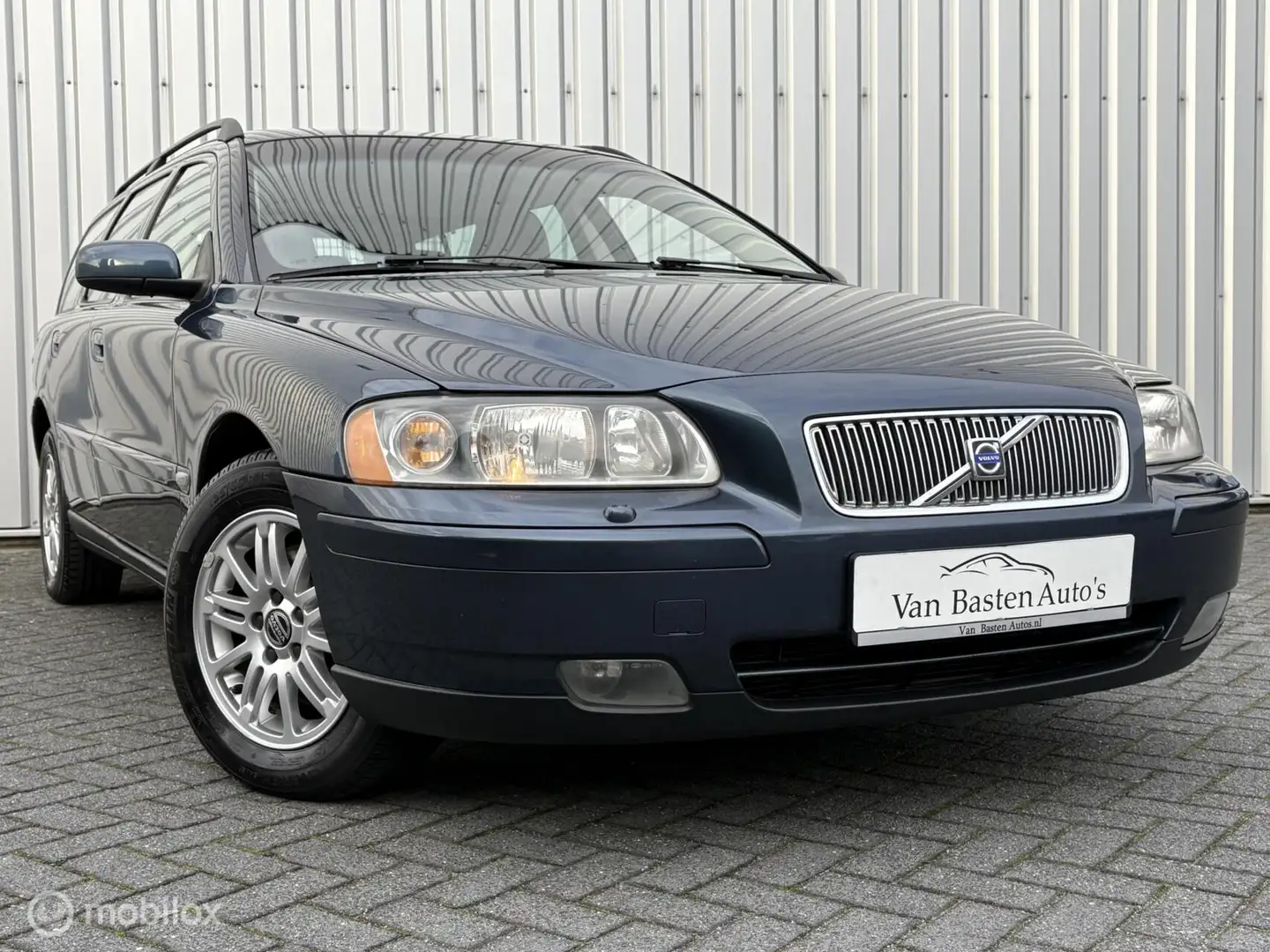 Volvo V70 2.4 Edition | Aut | 170pk | Leder | Youngtimer | 2 Blauw - 1