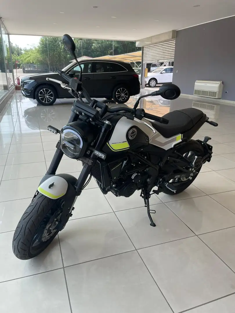 Benelli Leoncino 250CC Bianco - 1
