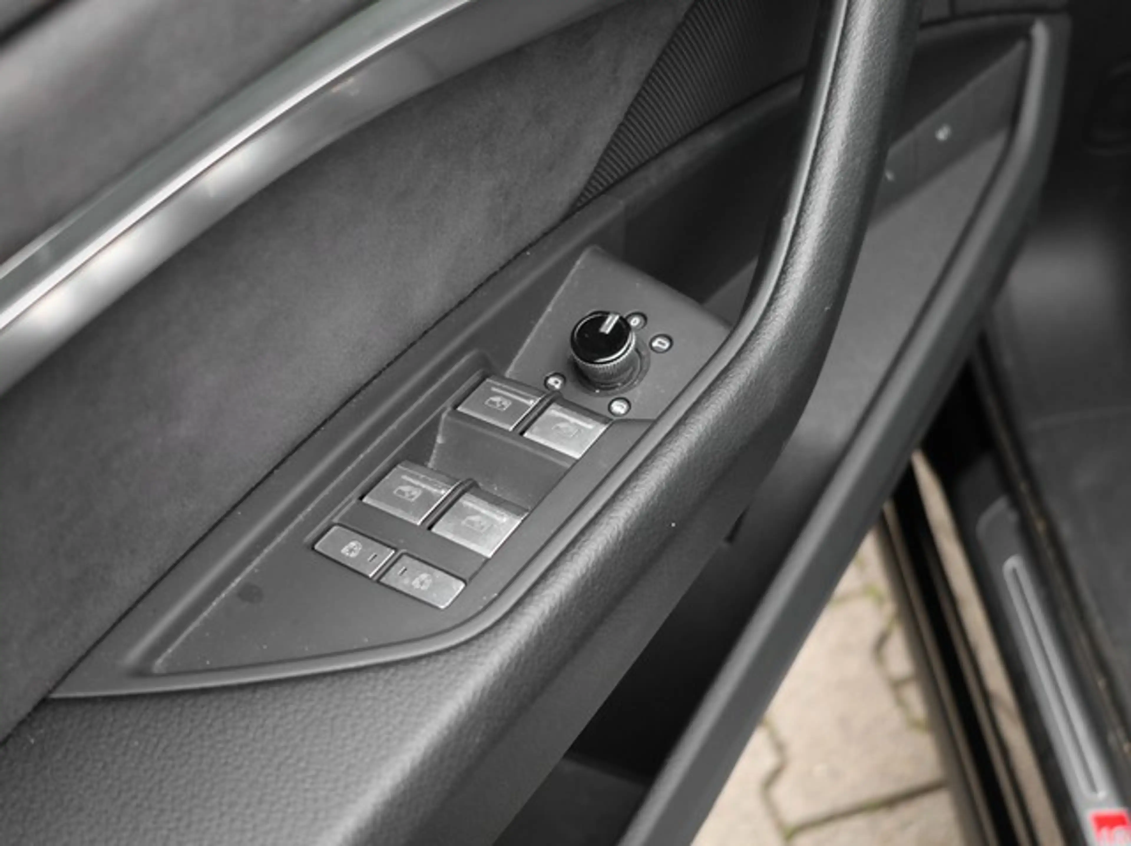 Audi Q8 e-tron Sportback 50 quattro Advanced LM21 AHK ACC Matr... — photo 13