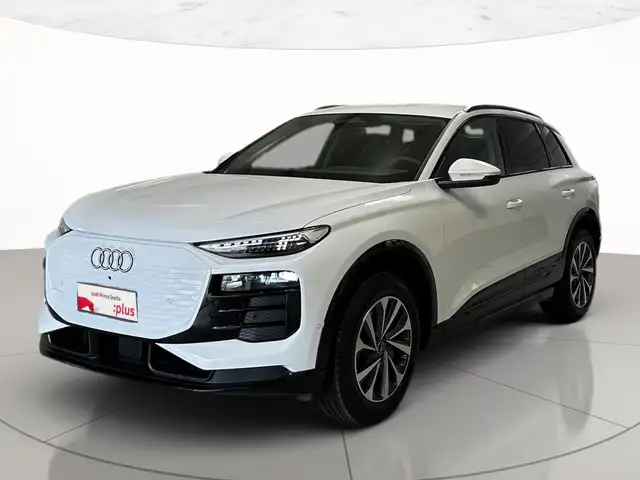 Audi Q6 e-tron performance business advanced 326cv