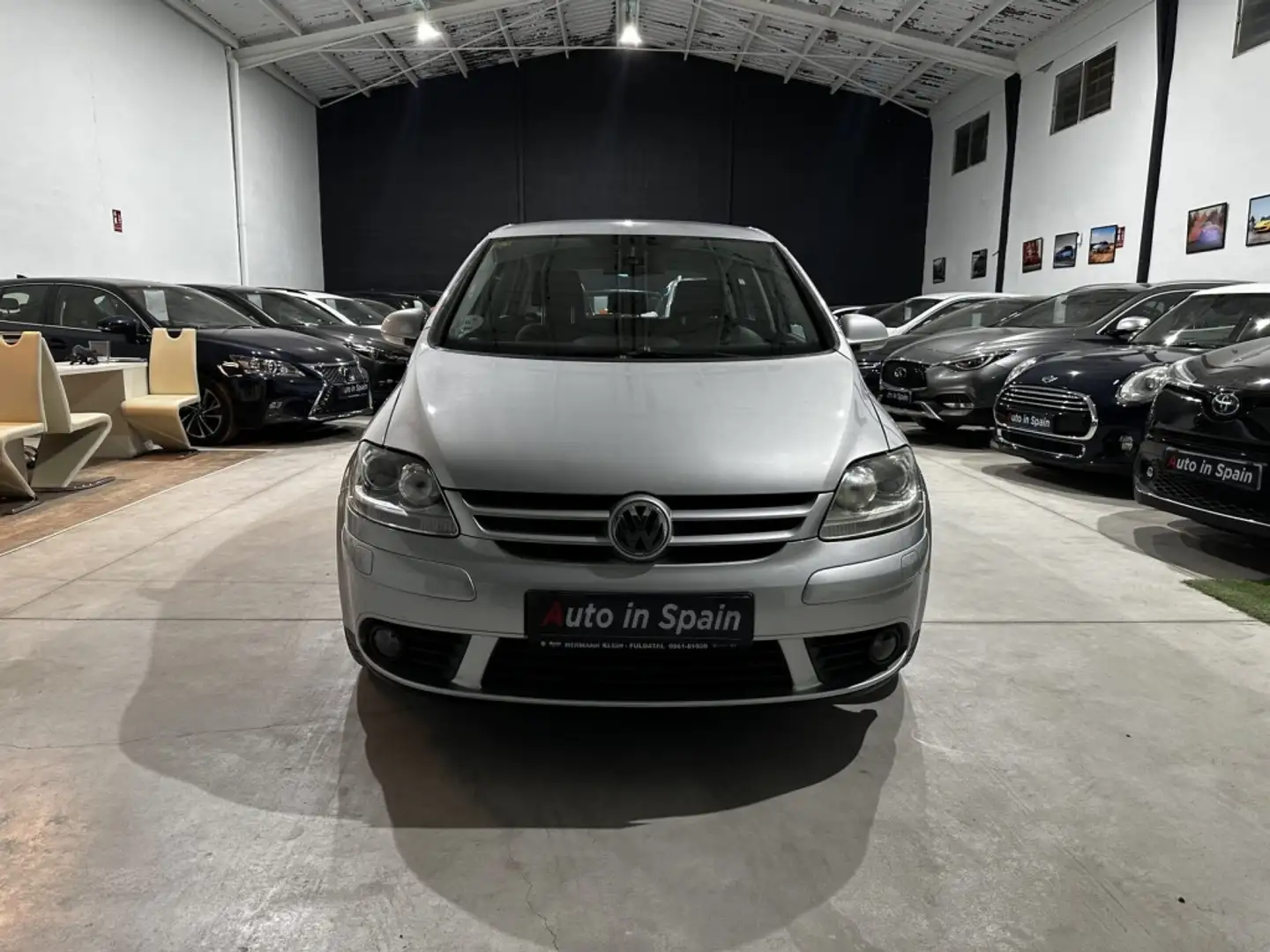 Volkswagen Golf Plus 2.0TDI Highline Gris - 2