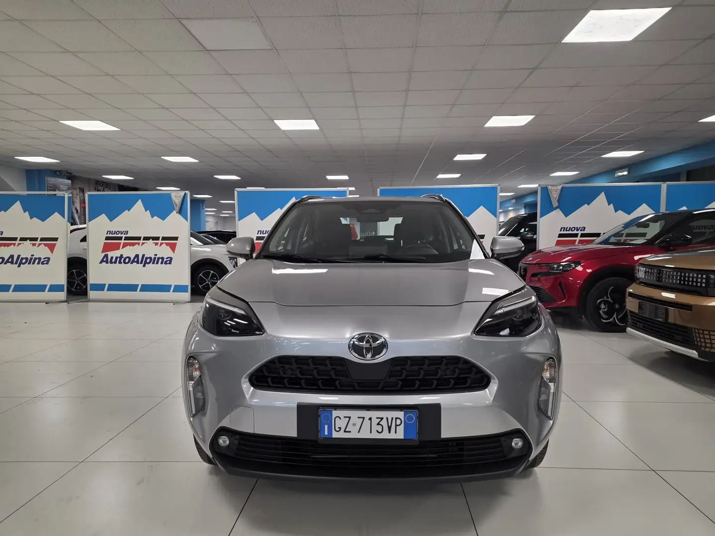 Toyota Yaris Cross 1.5h Orange Edition fwd 116cv e-cvt Grigio - 2