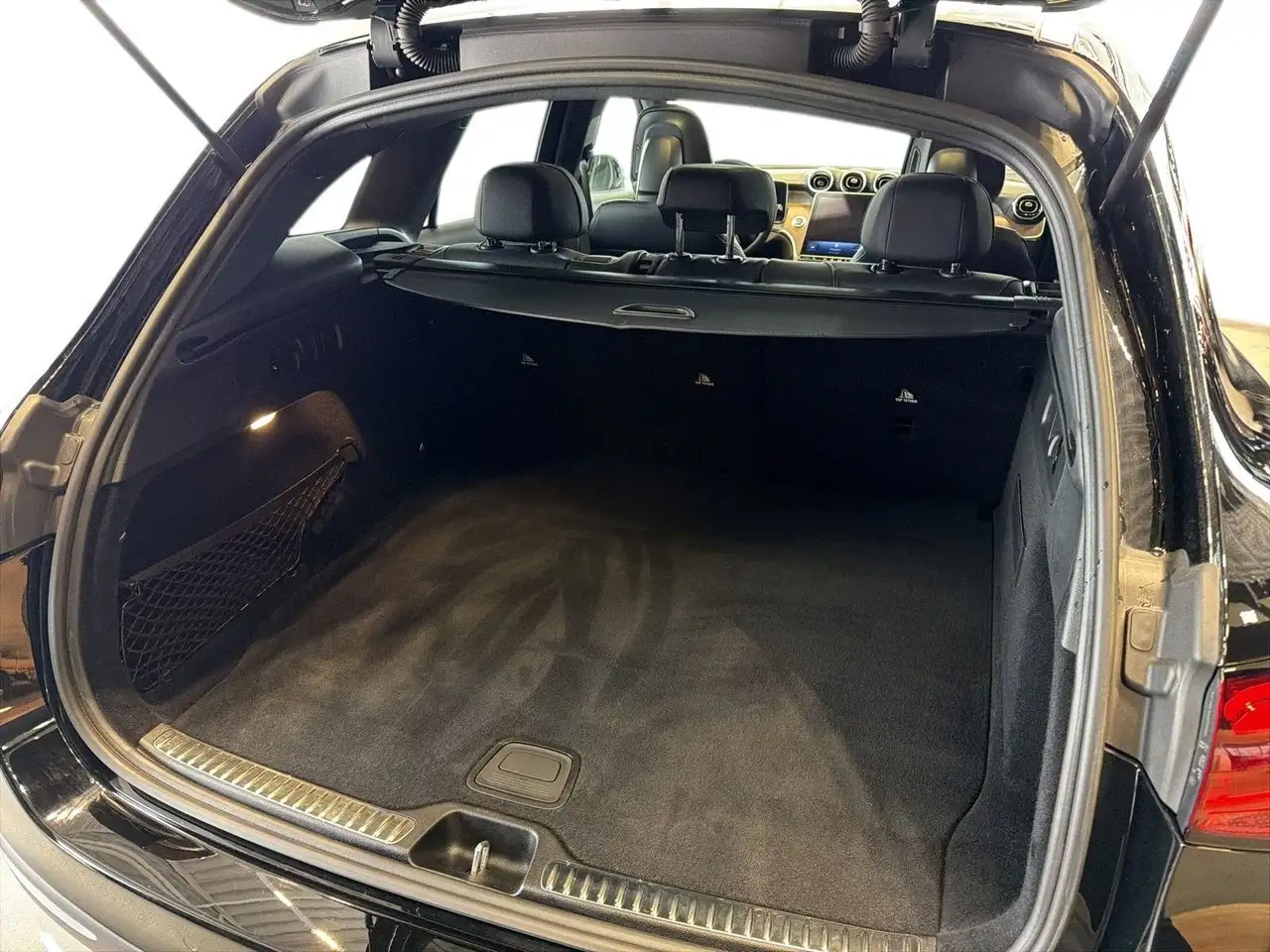 Mercedes-Benz GLC снимка Mercedes-Benz GLC