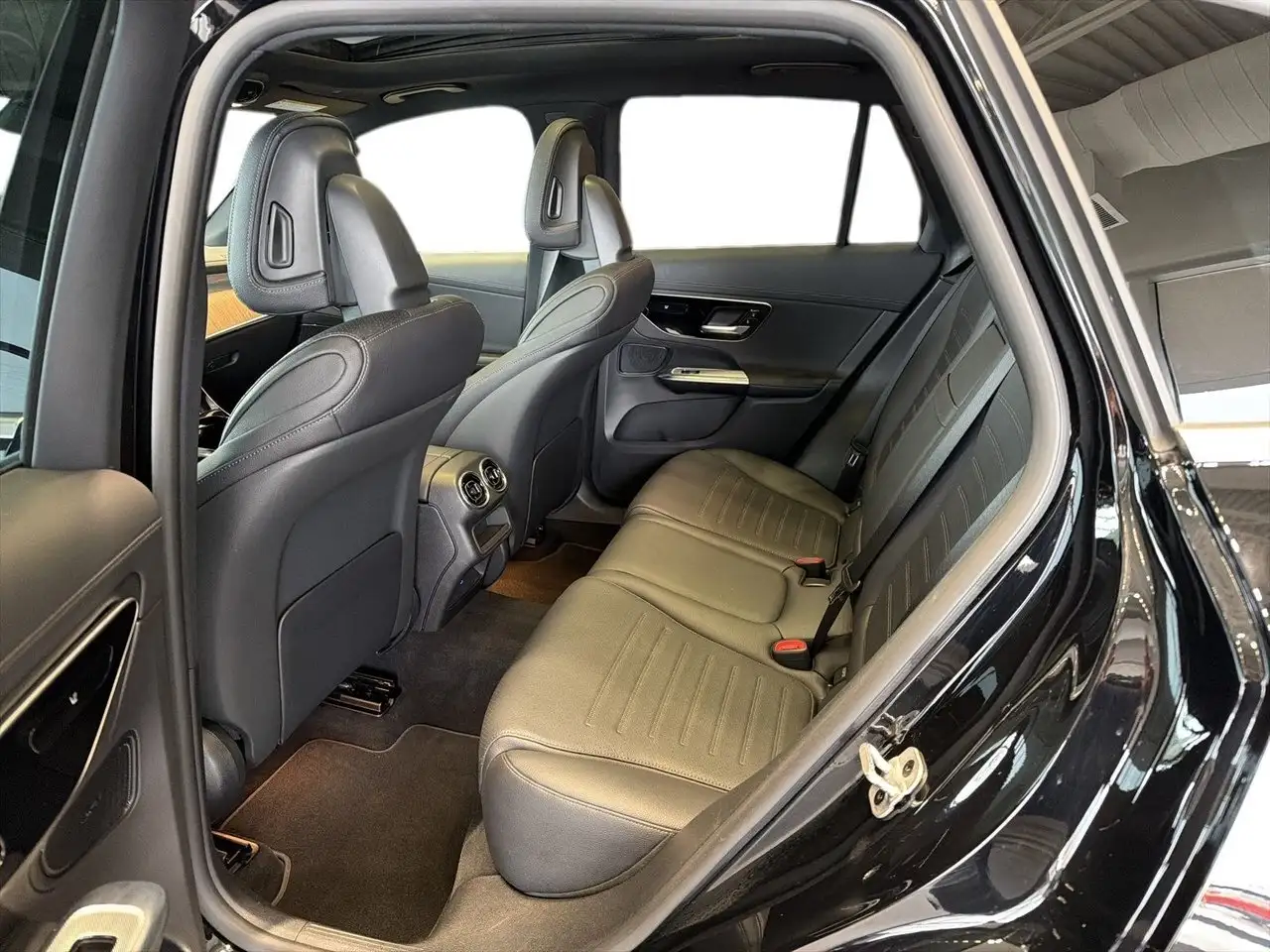 Mercedes-Benz GLC снимка Mercedes-Benz GLC