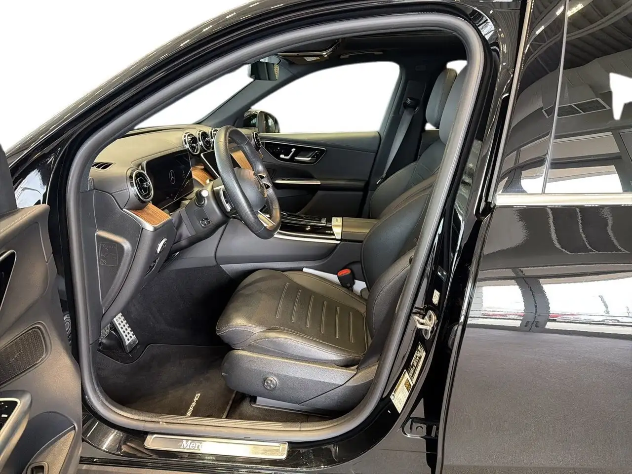 Mercedes-Benz GLC снимка Mercedes-Benz GLC