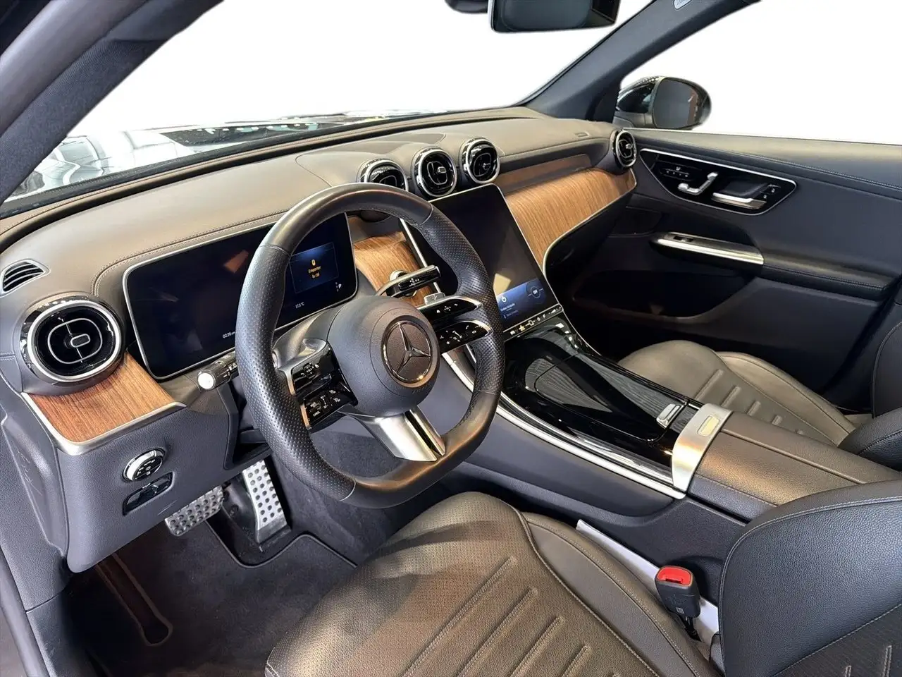 Mercedes-Benz GLC снимка Mercedes-Benz GLC