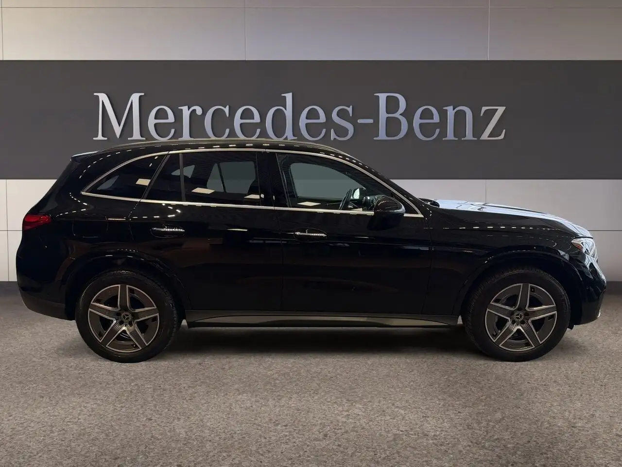 Mercedes-Benz GLC снимка Mercedes-Benz GLC